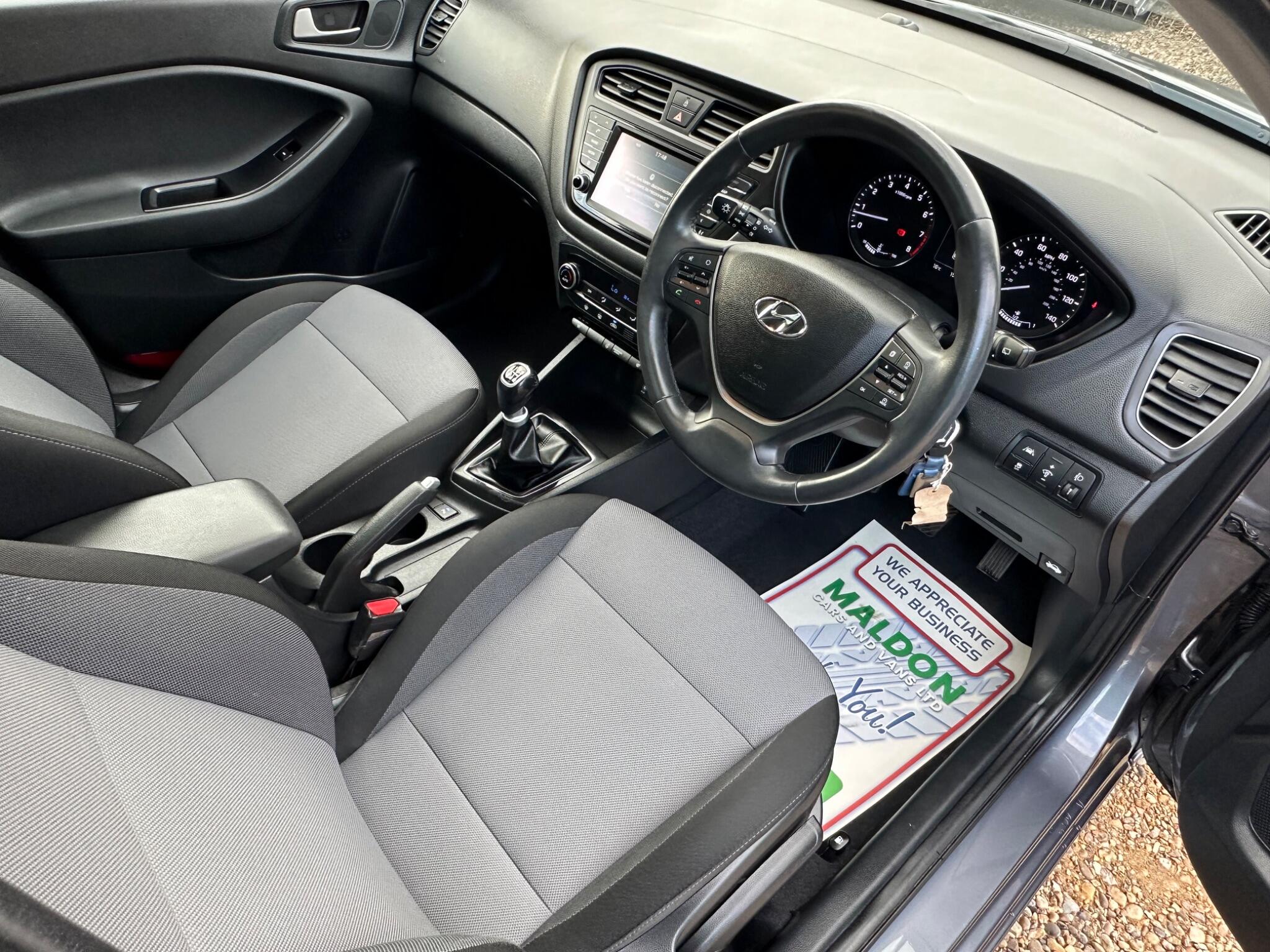Hyundai i20 view 9