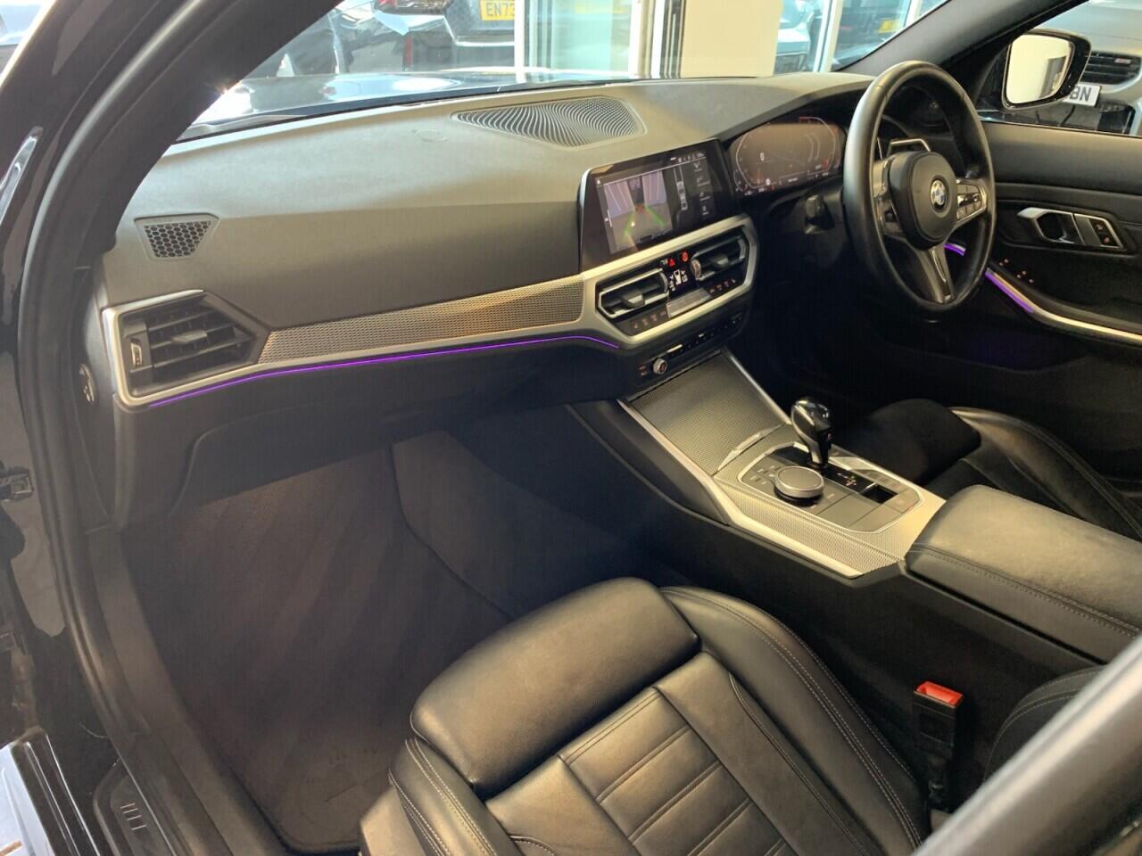 BMW 3 Series view 31