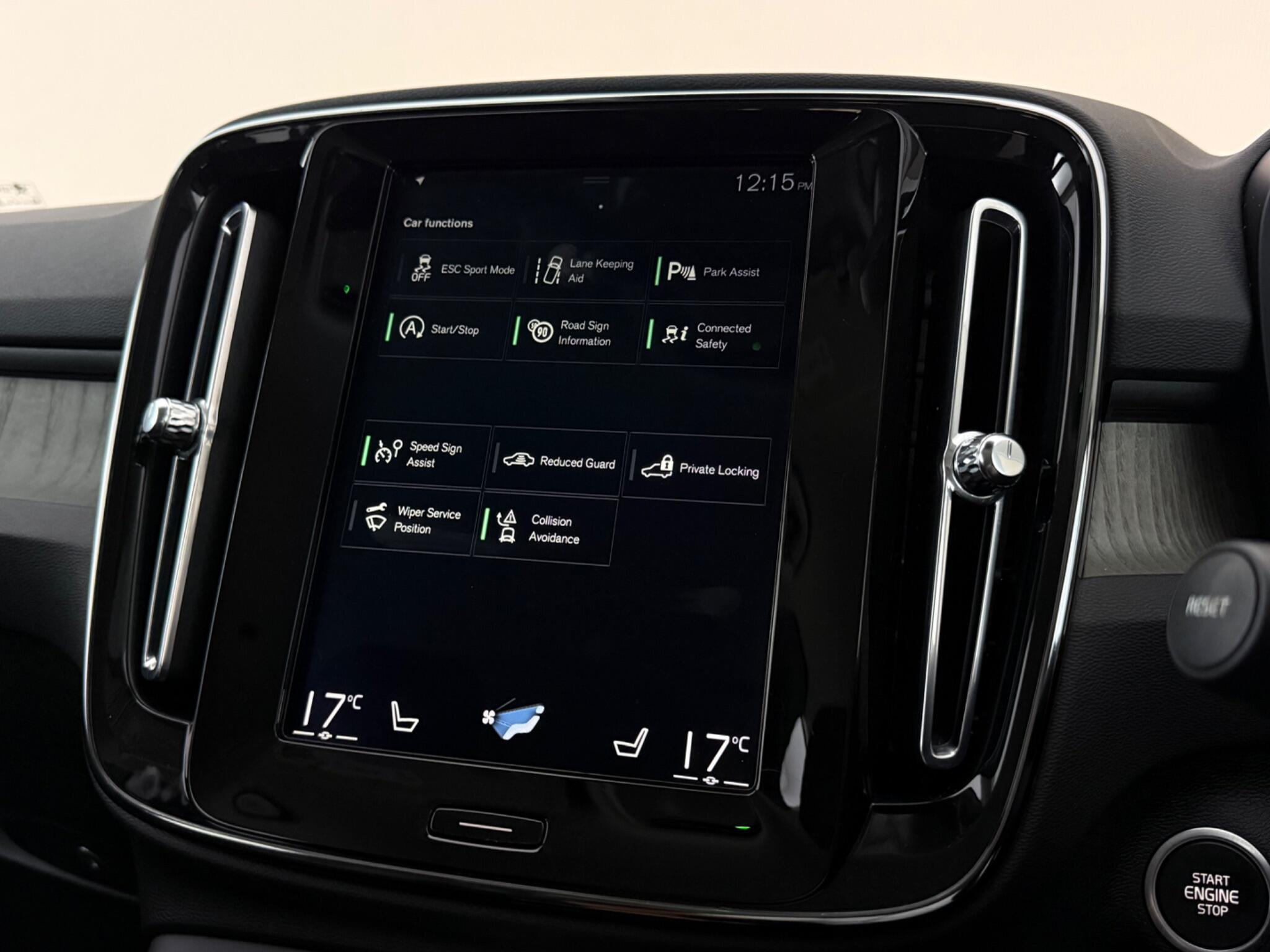 Volvo XC40 view 29