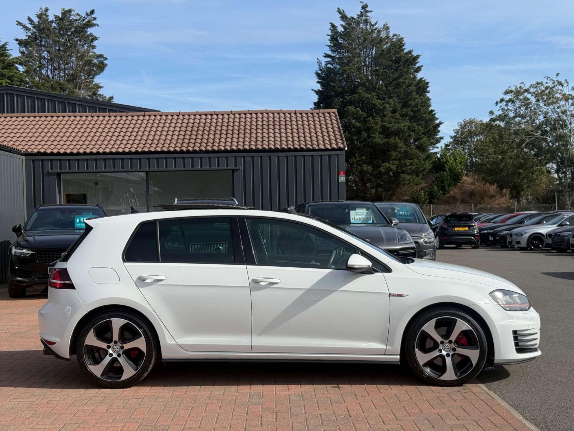 Volkswagen Golf view 22
