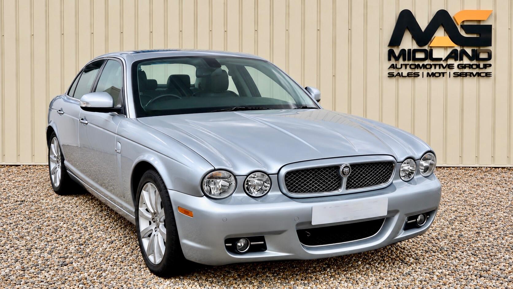 2009 Jaguar XJ in Silver for sale