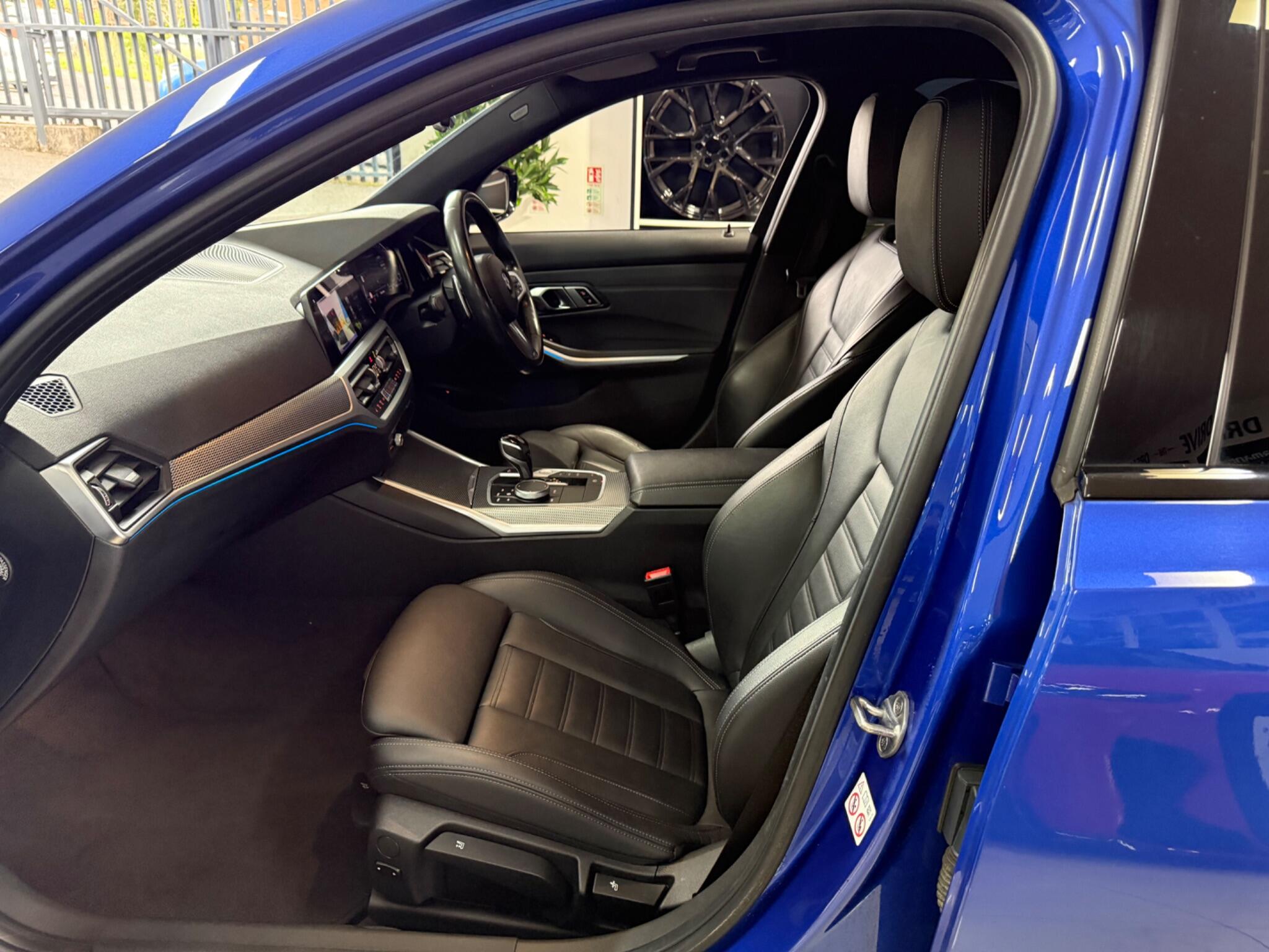 BMW 3 Series view 31