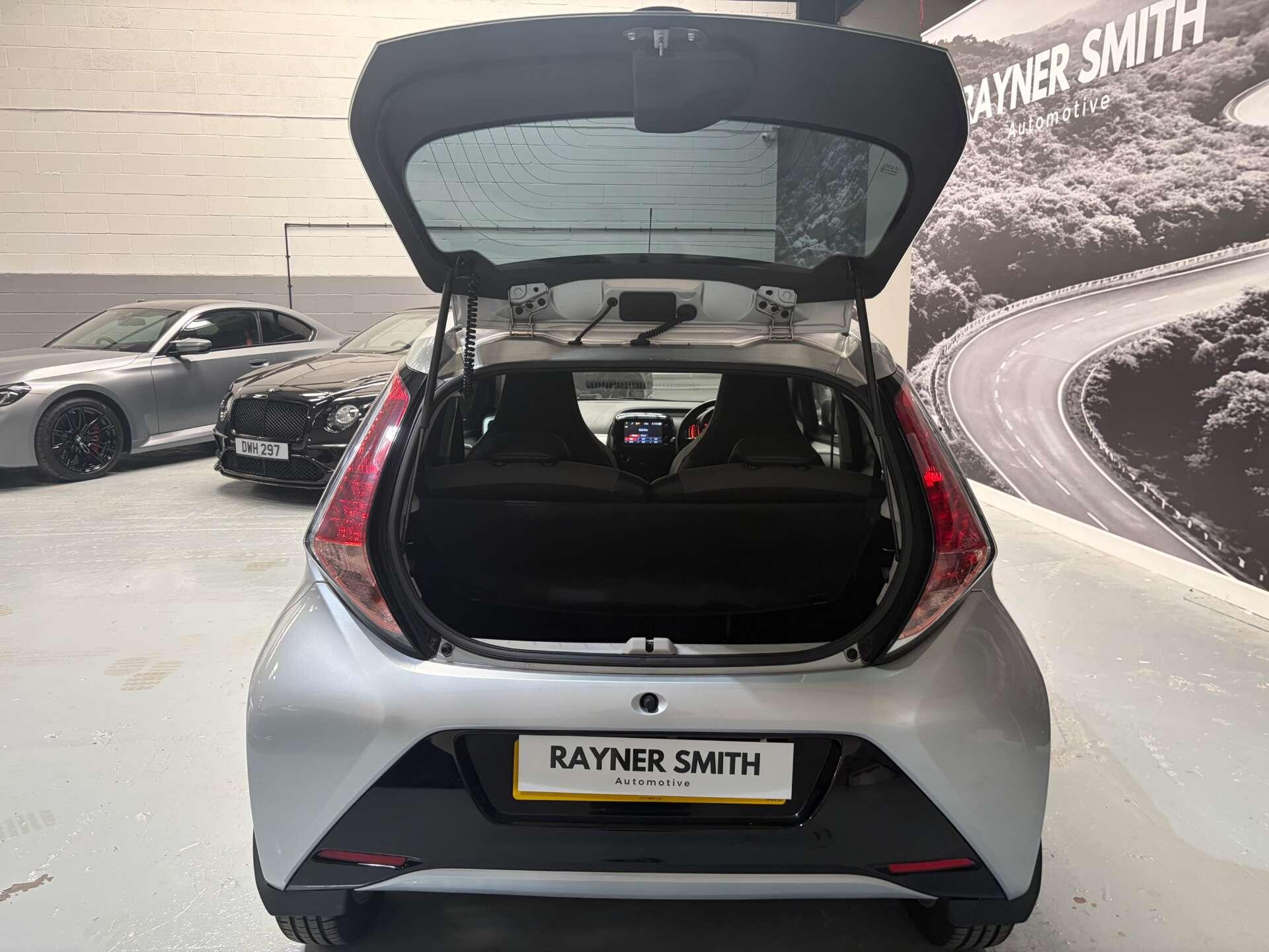 Toyota Aygo view 9