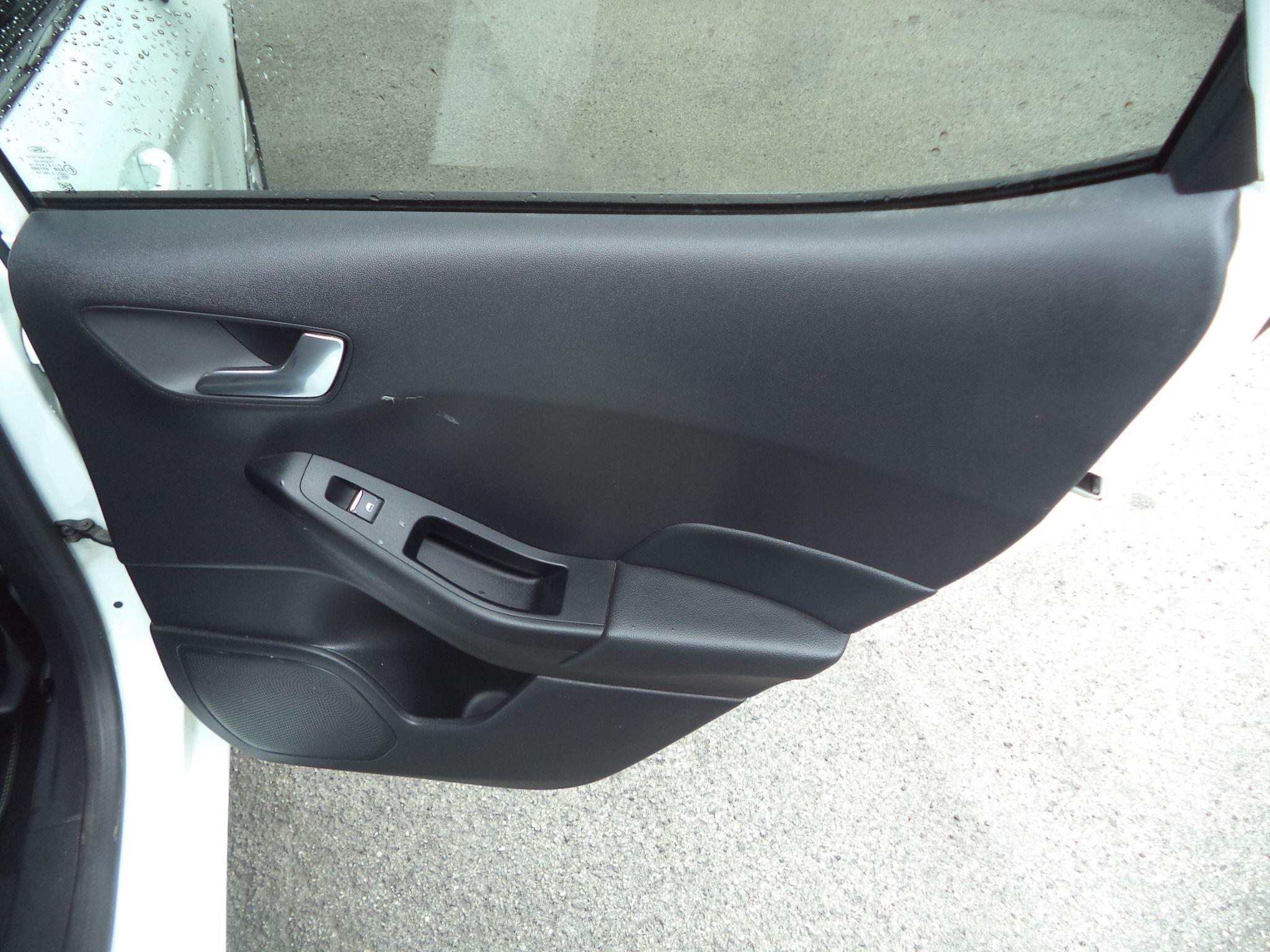 Ford Fiesta view 27