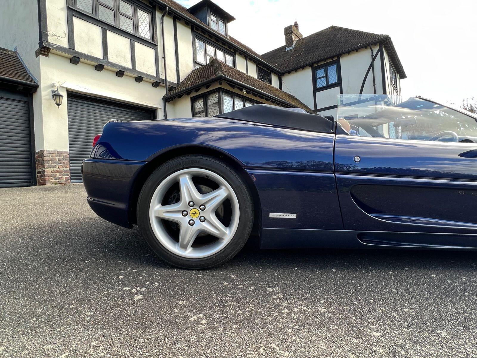 Ferrari F355 view 42