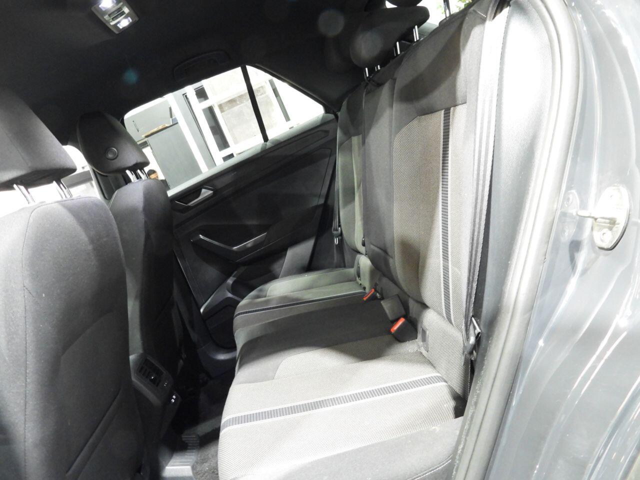 Volkswagen T-Roc view 22