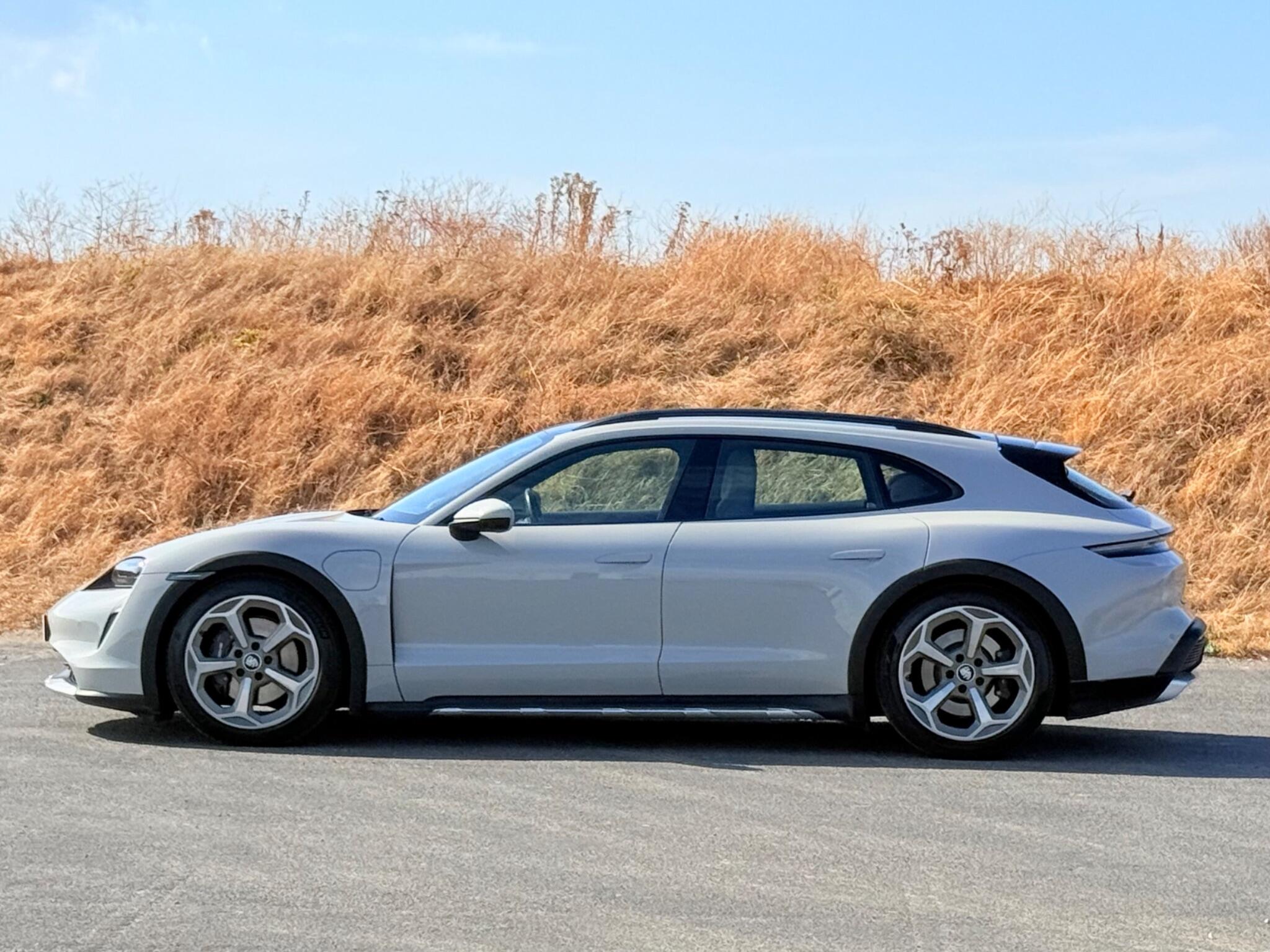 Porsche Taycan view 62