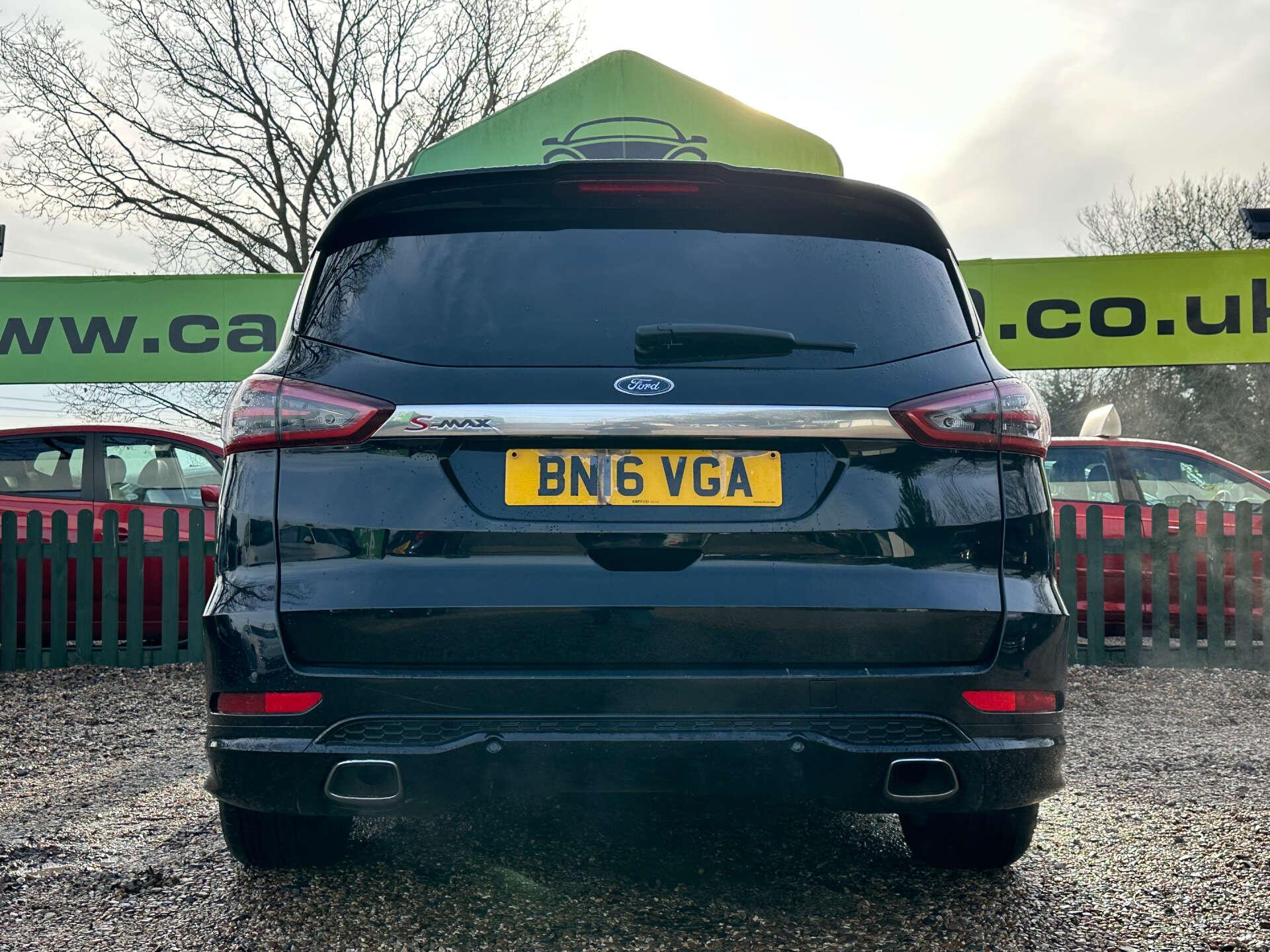 Ford S-Max view 8