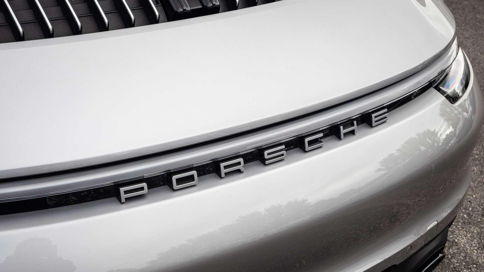 Porsche 911 view 14