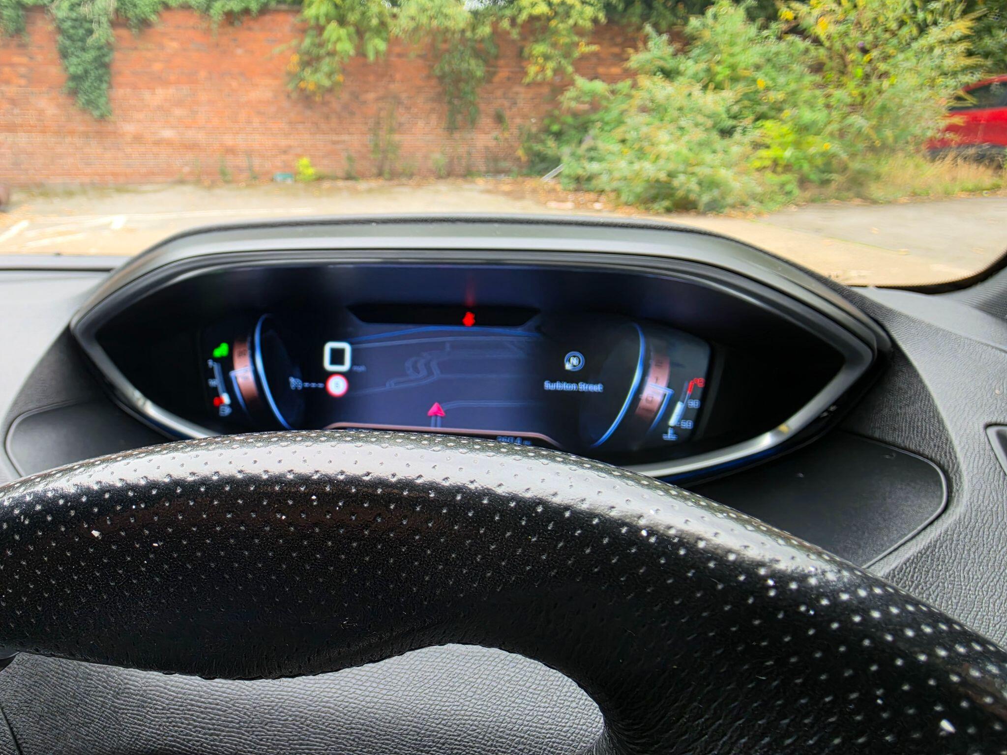Peugeot 3008 view 34
