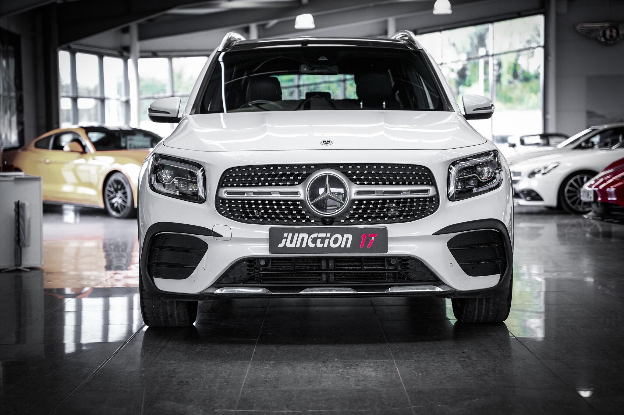 Mercedes-Benz GLB view 12