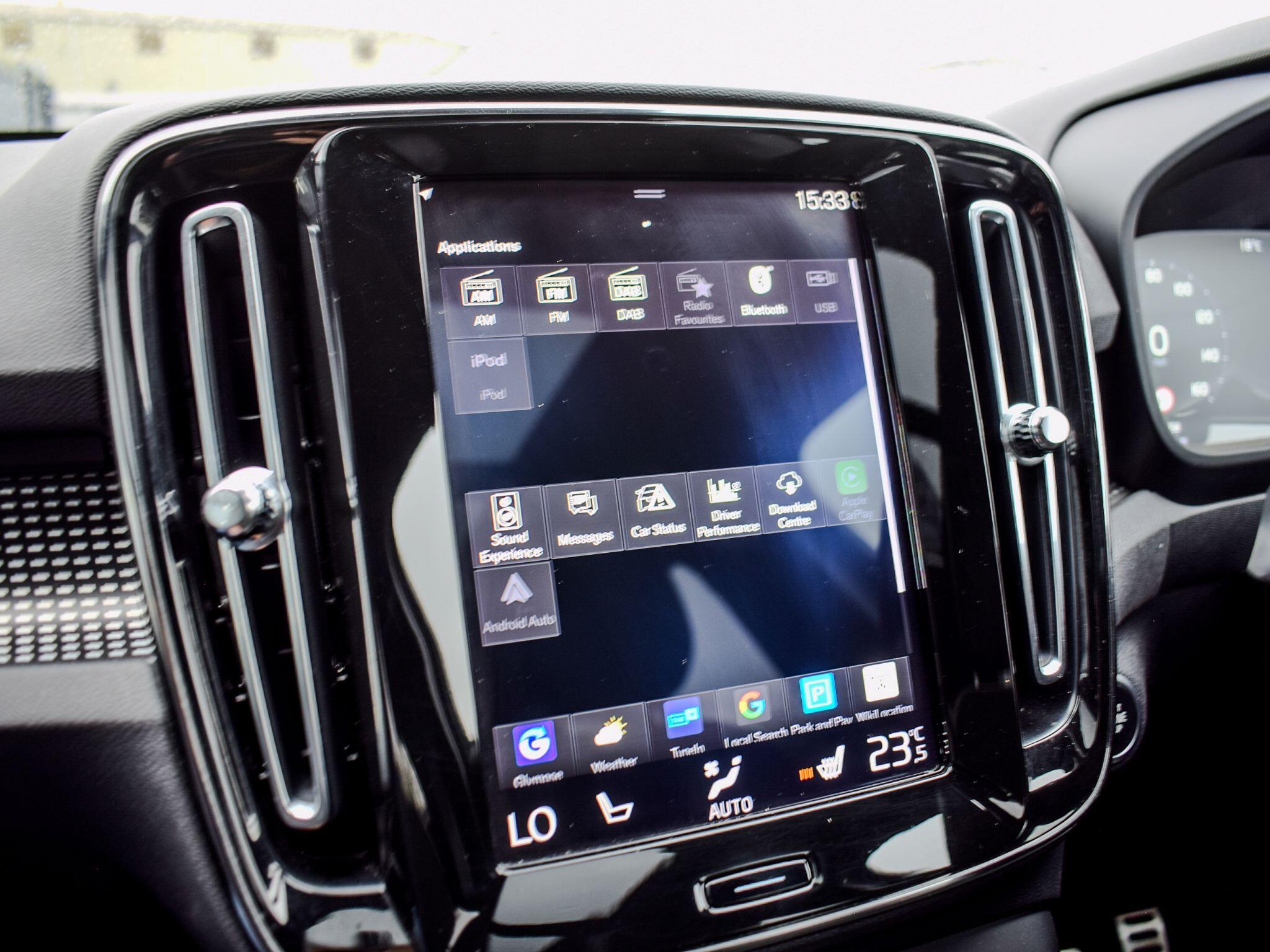 Volvo XC40 view 18