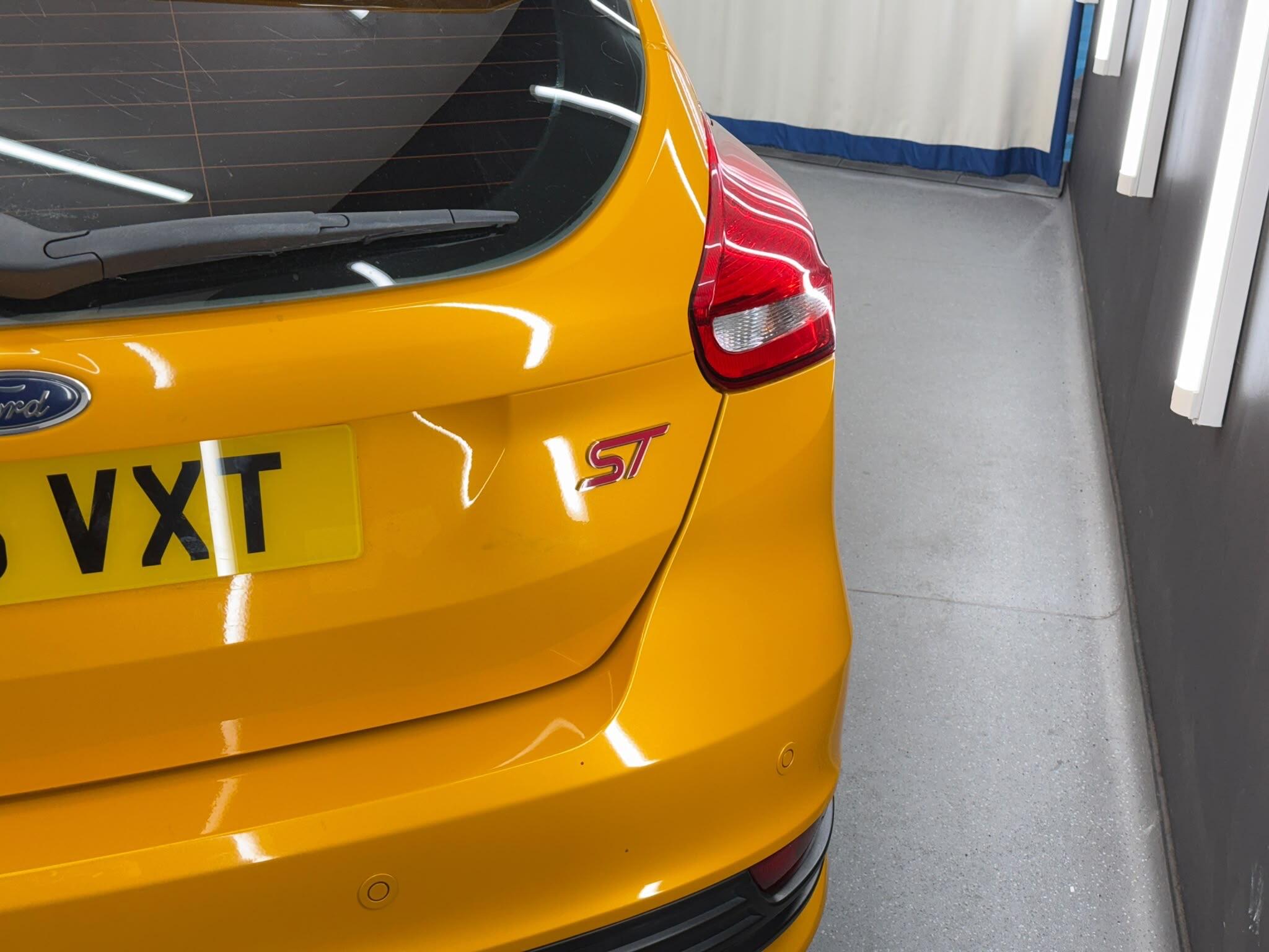 Ford Focus view 5