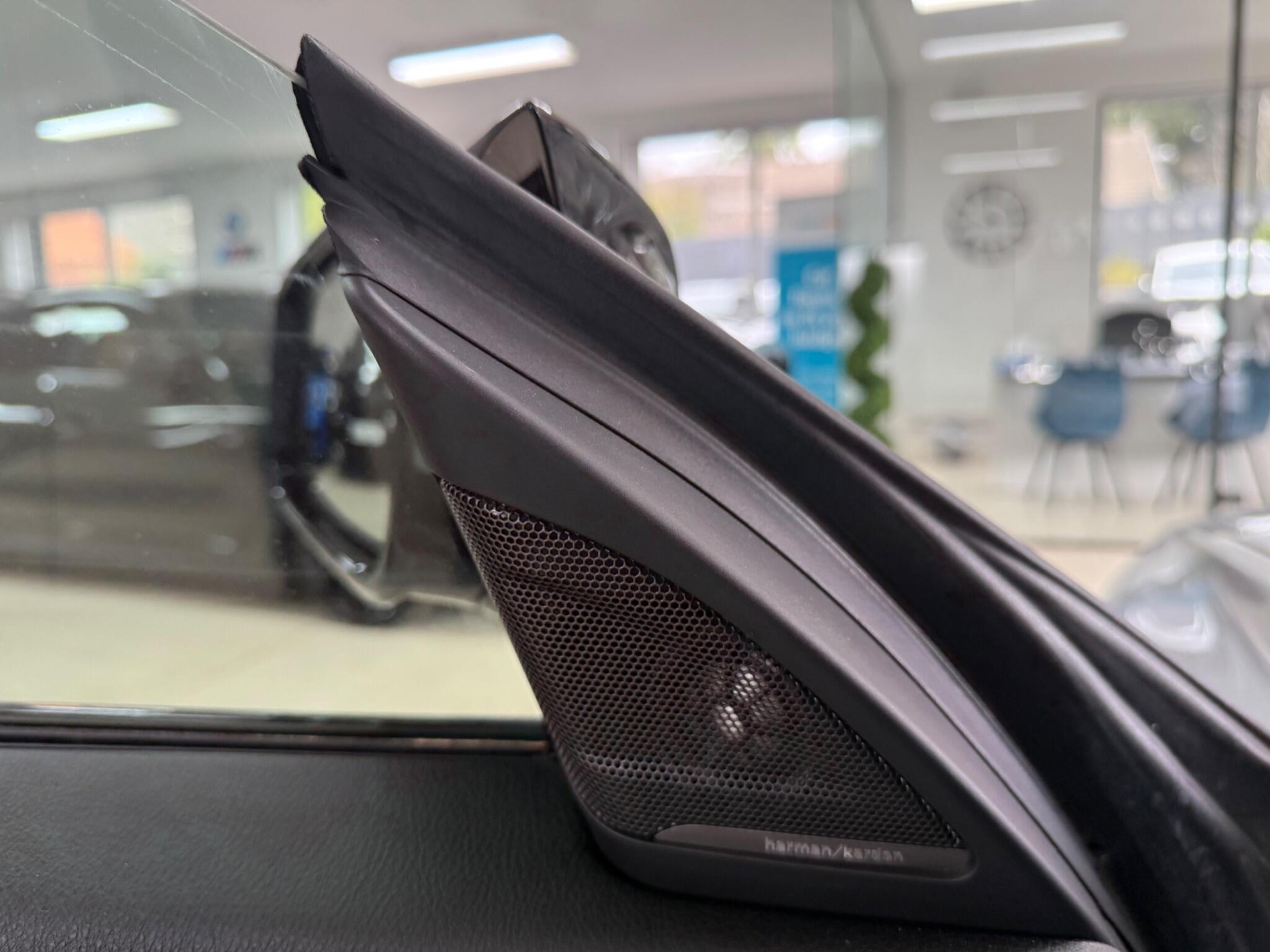 BMW 3 Series view 11