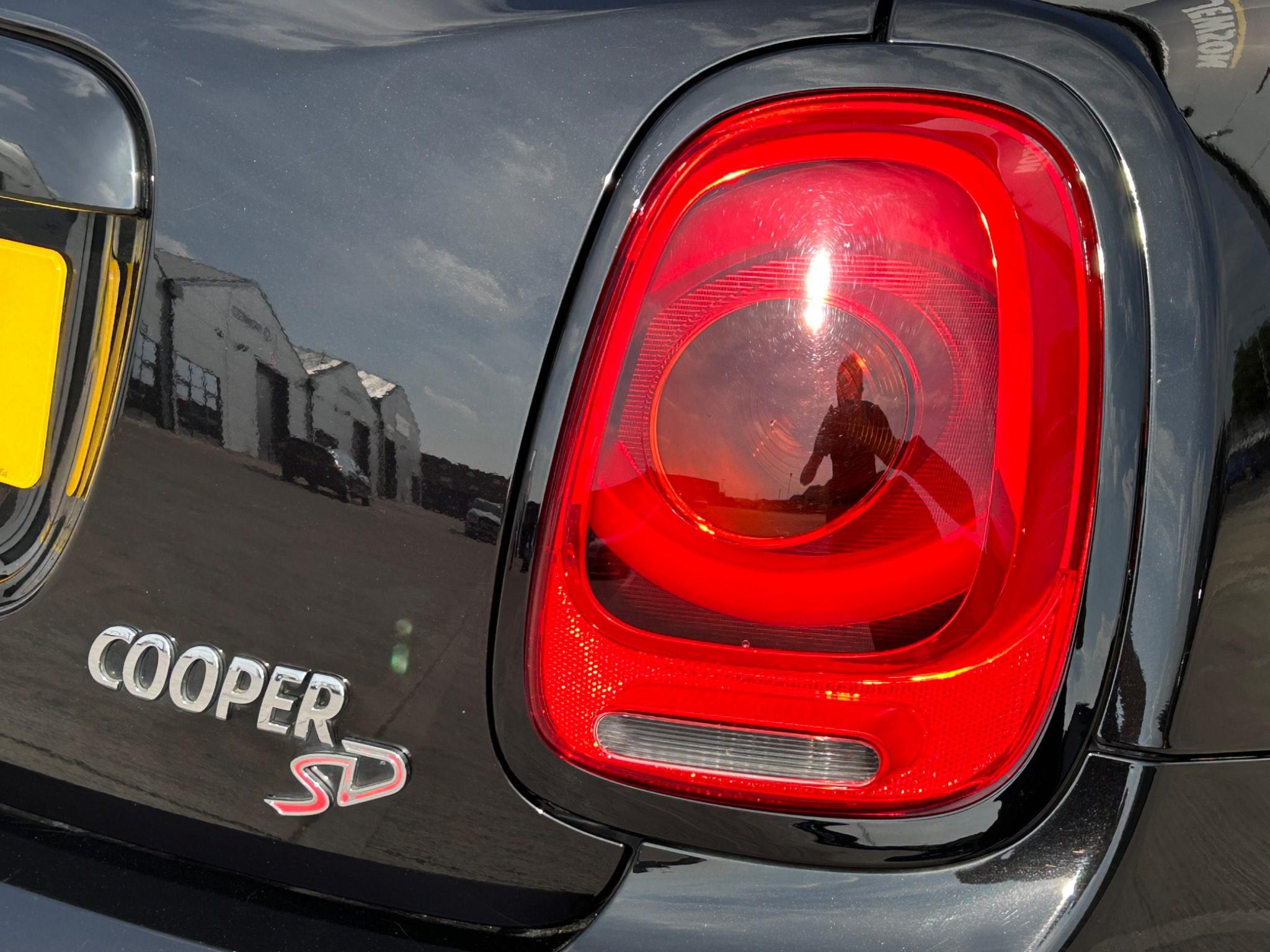 Mini Hatch view 10