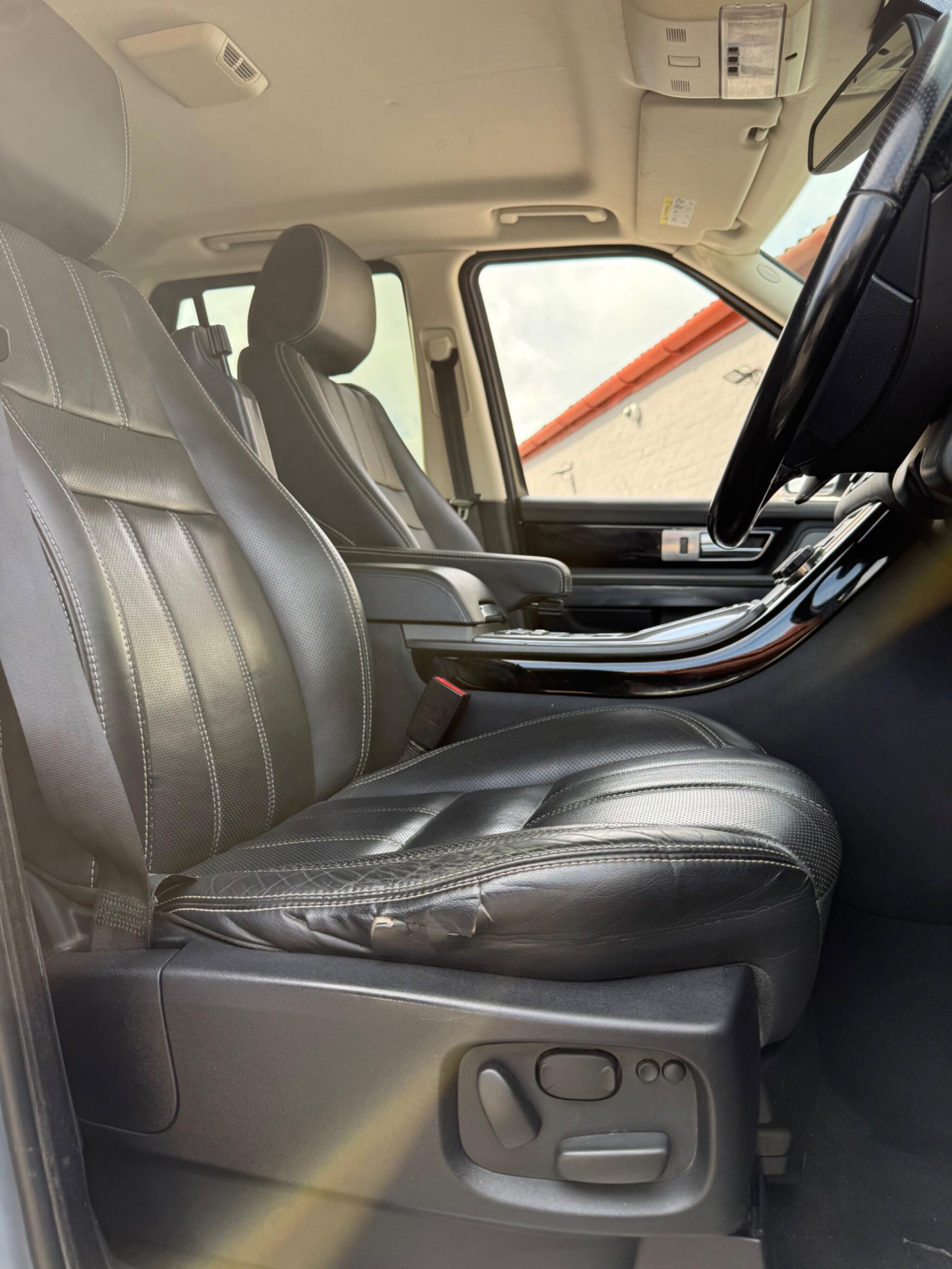 Land Rover Range Rover Sport view 40