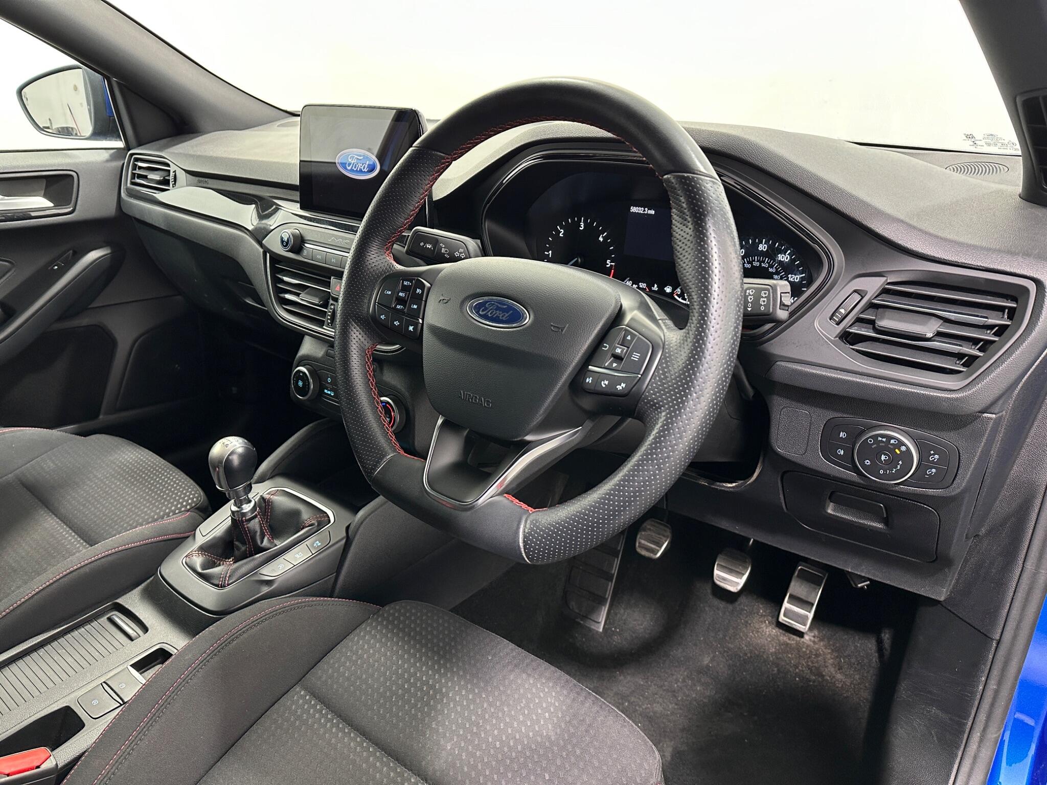 Ford Focus view 11