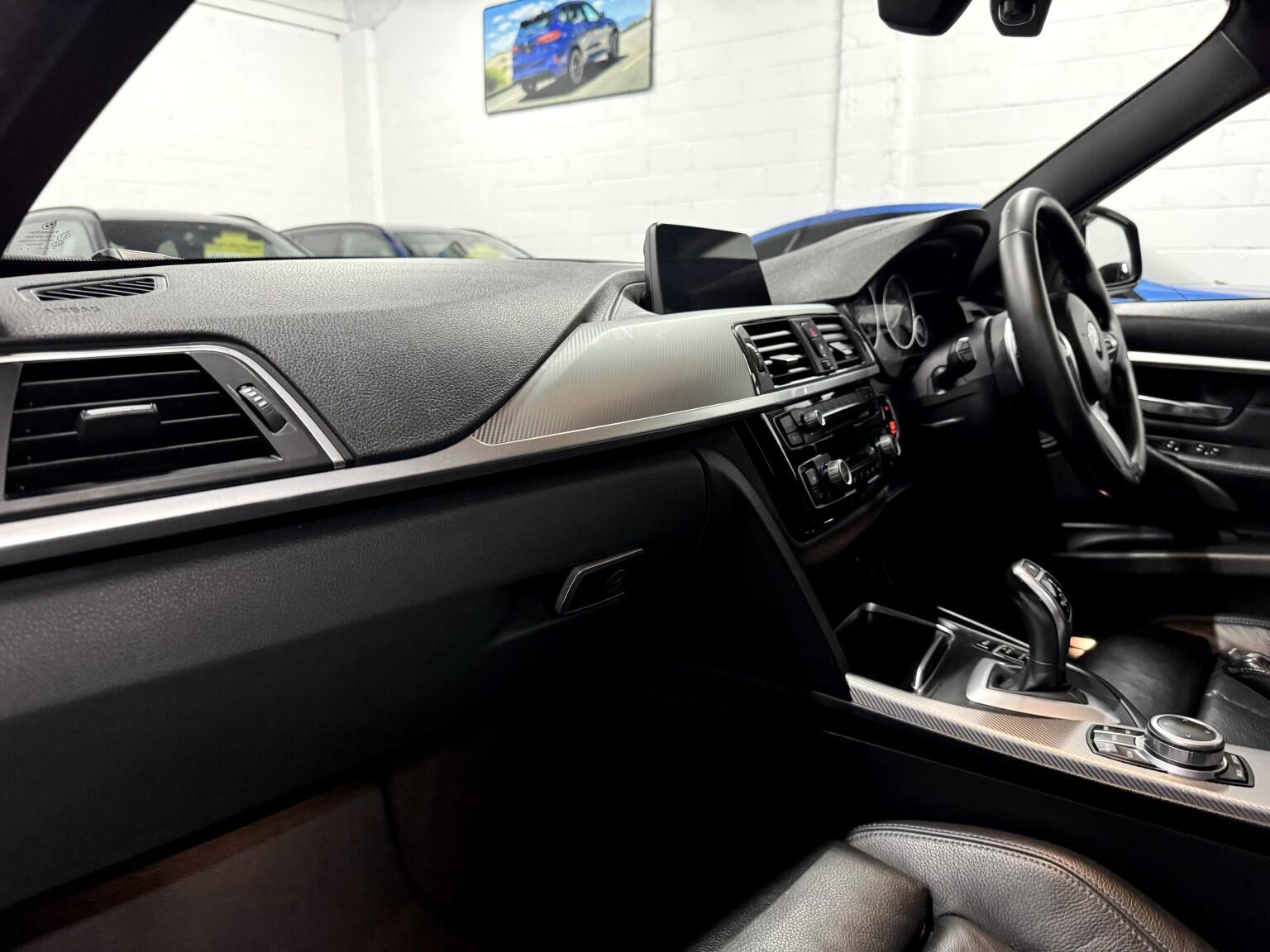 BMW 3 Series view 14