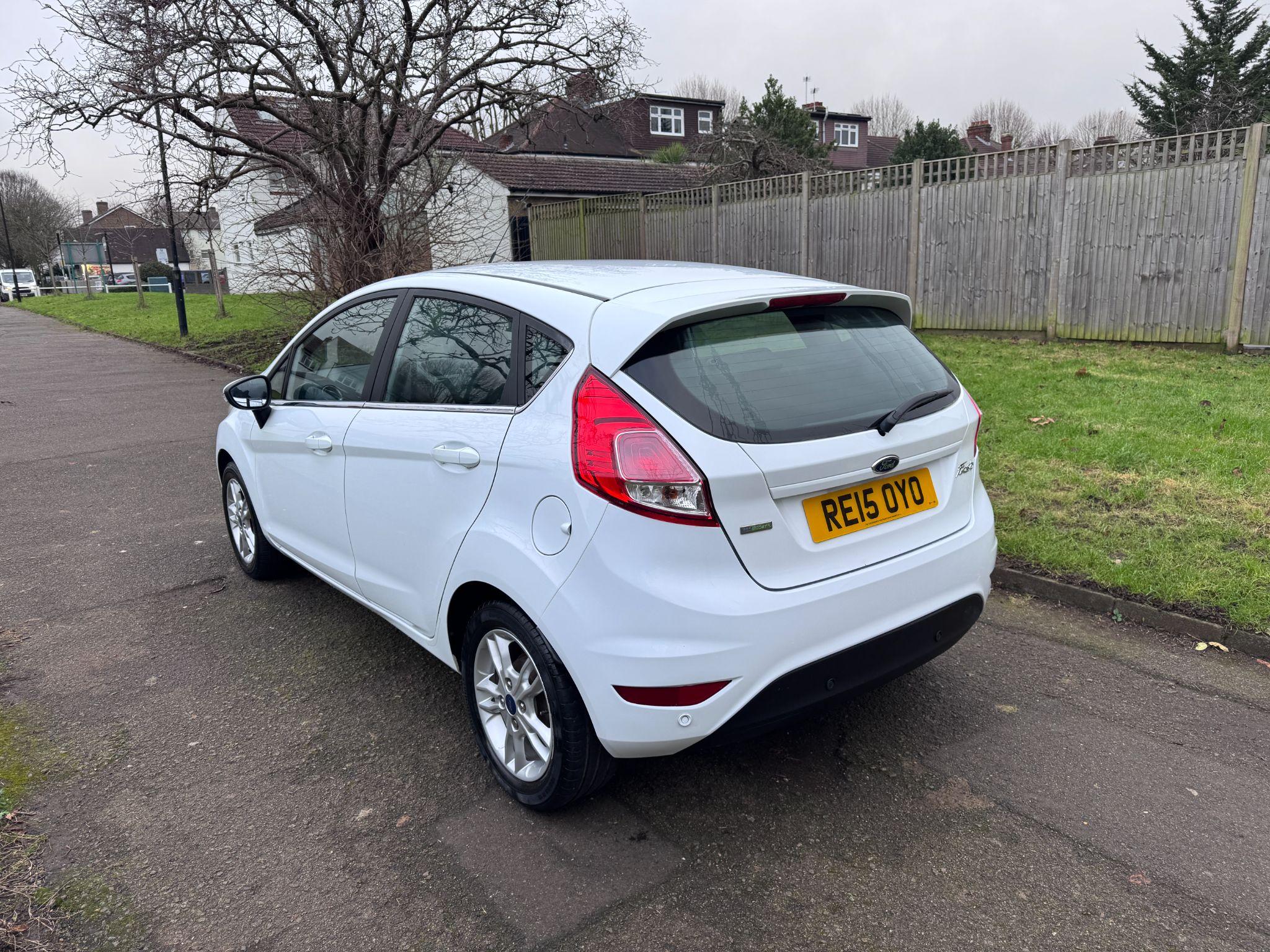 2016 Ford Fiesta image 9