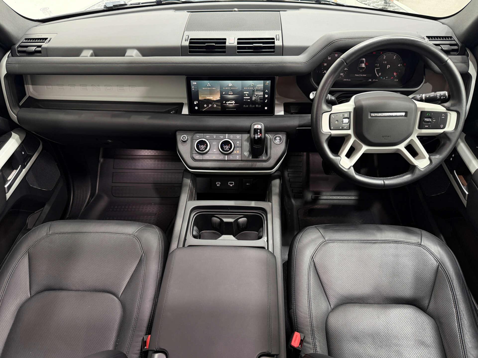 Land Rover Defender view 20