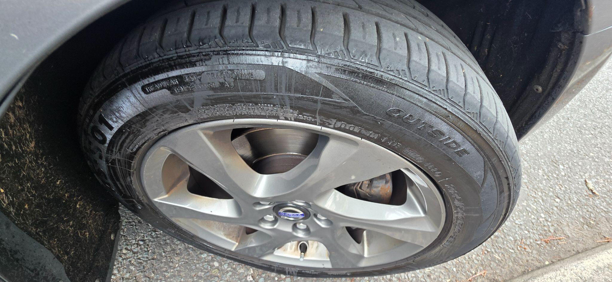 Volvo V40 Cross Country view 46