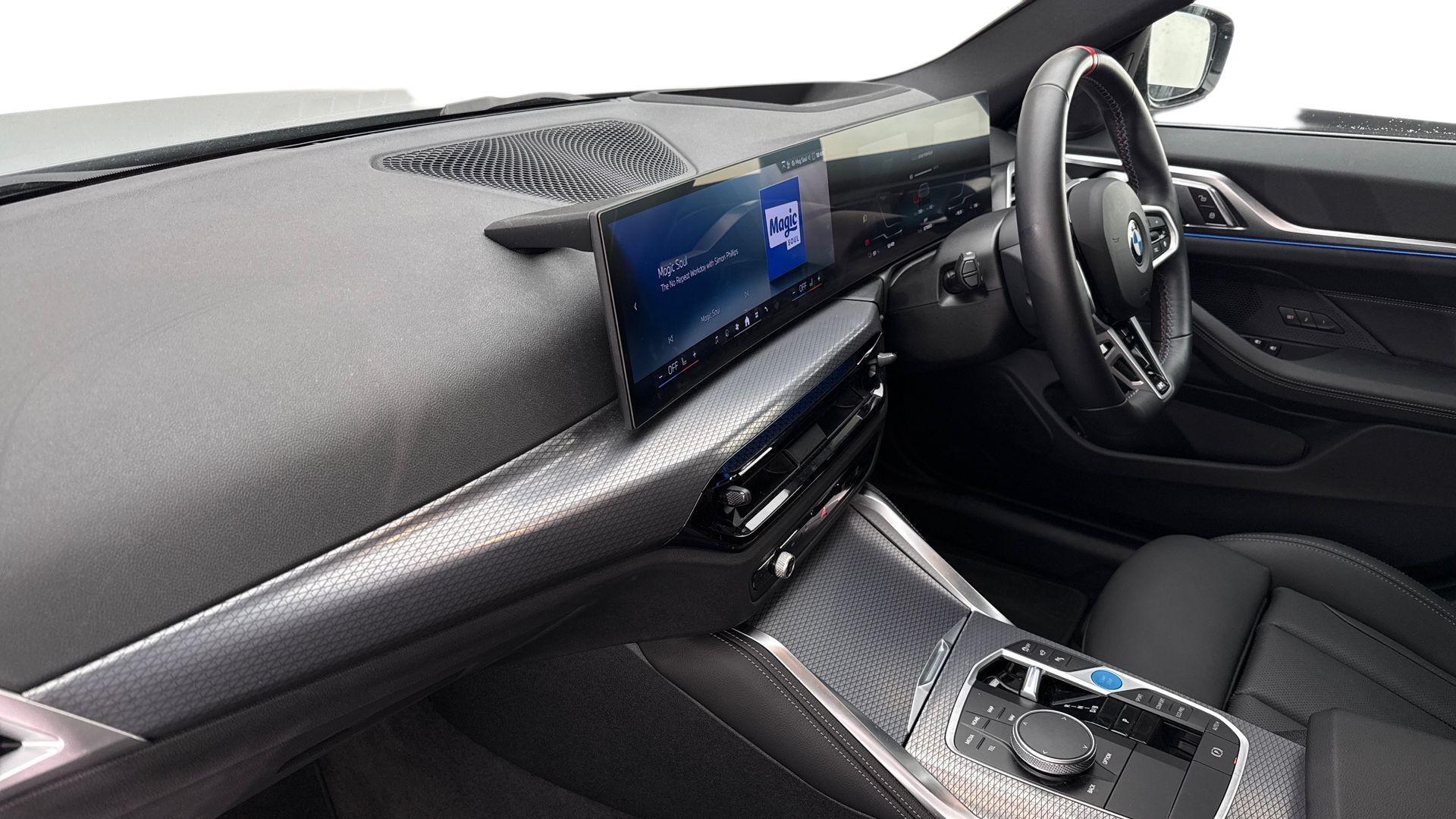 BMW i4 view 7