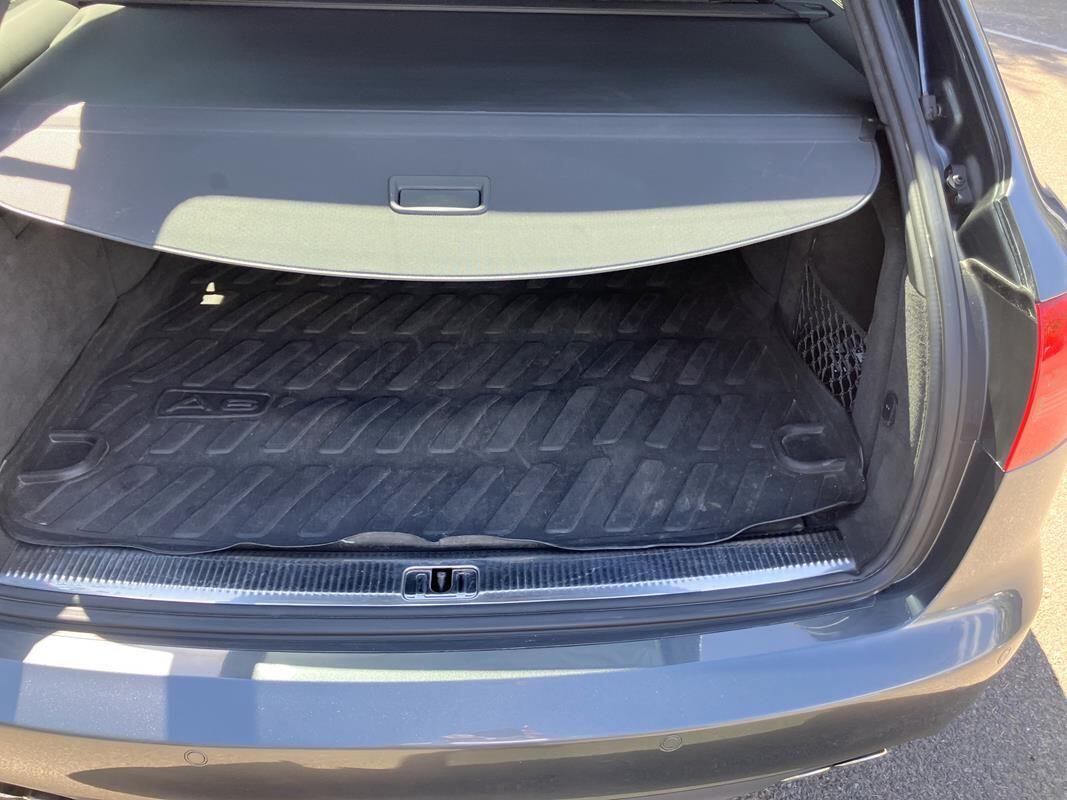 Audi S6 Avant view 32