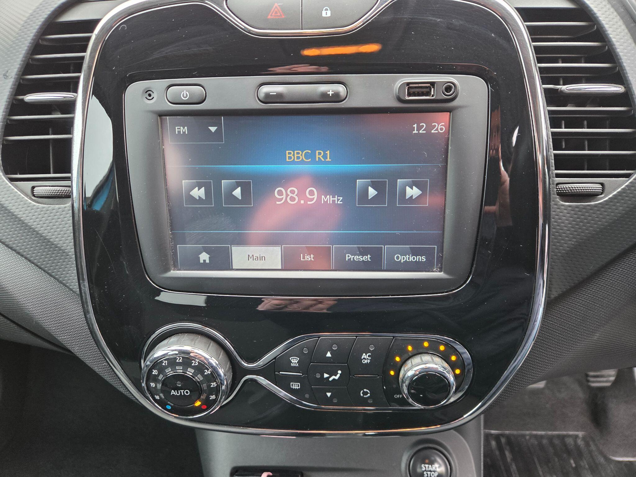 2015 Renault Captur image 12