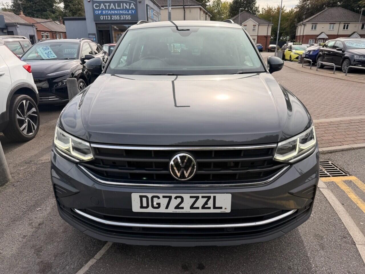Volkswagen Tiguan view 2