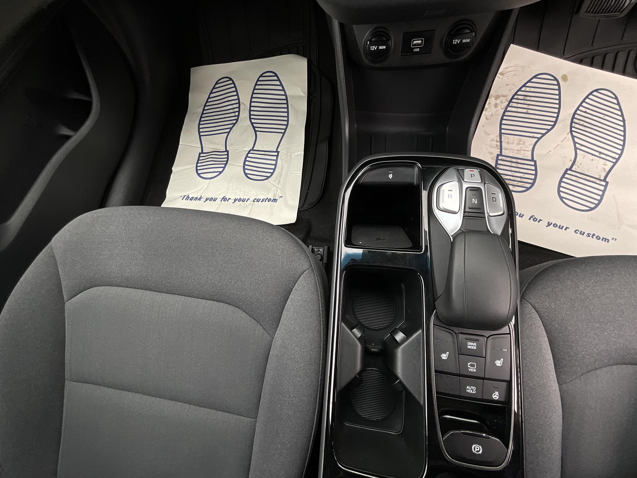 Hyundai Ioniq view 31