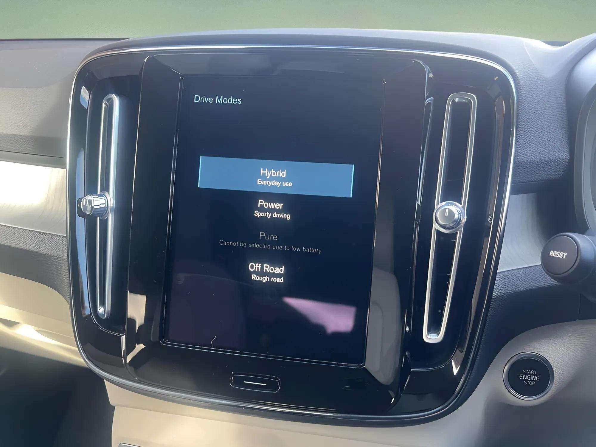 Volvo XC40 view 23