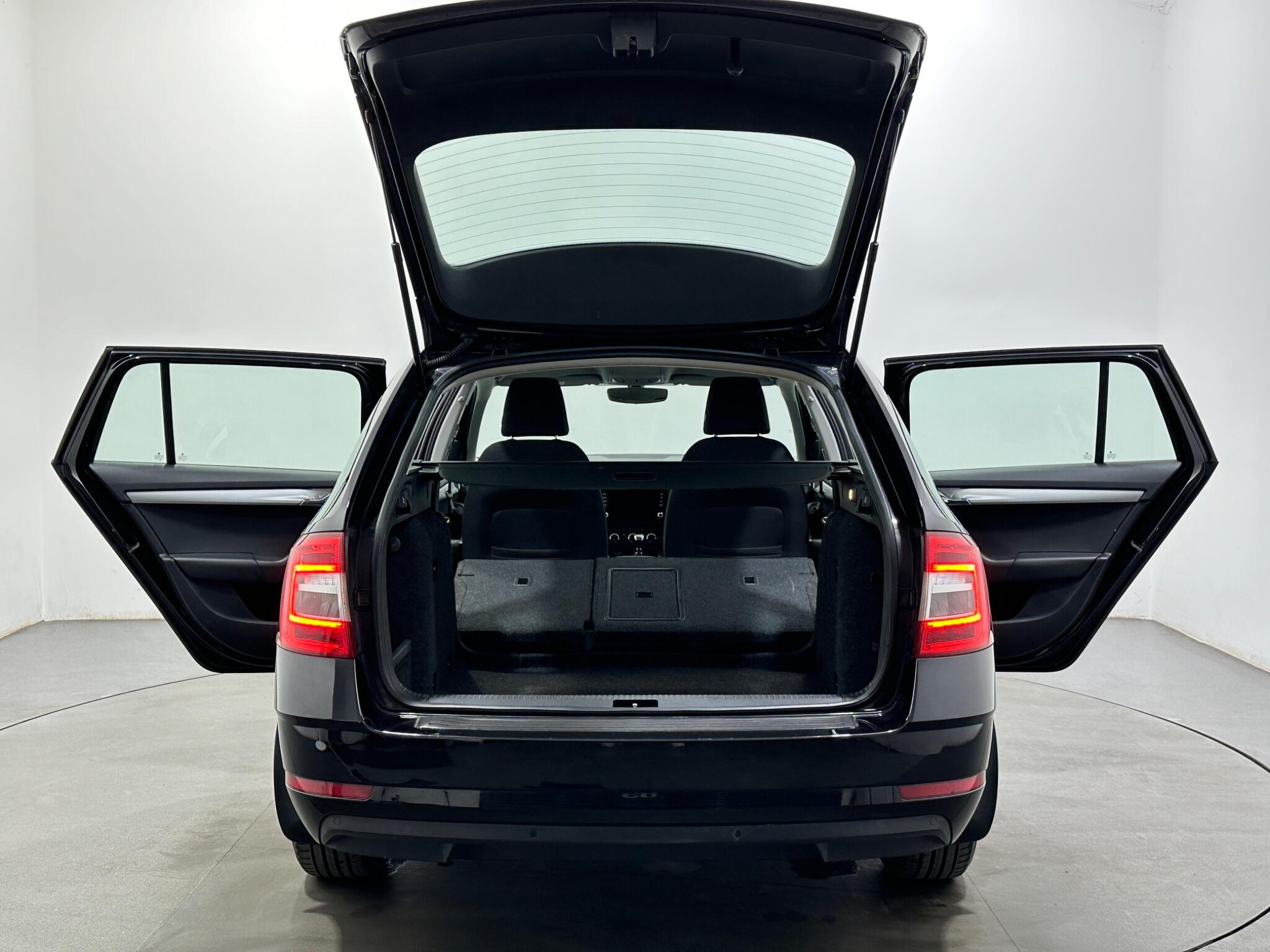 Skoda Octavia view 44