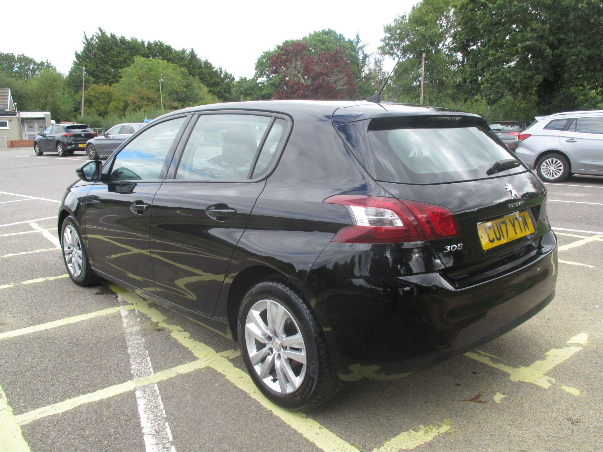 Peugeot 308 view 11