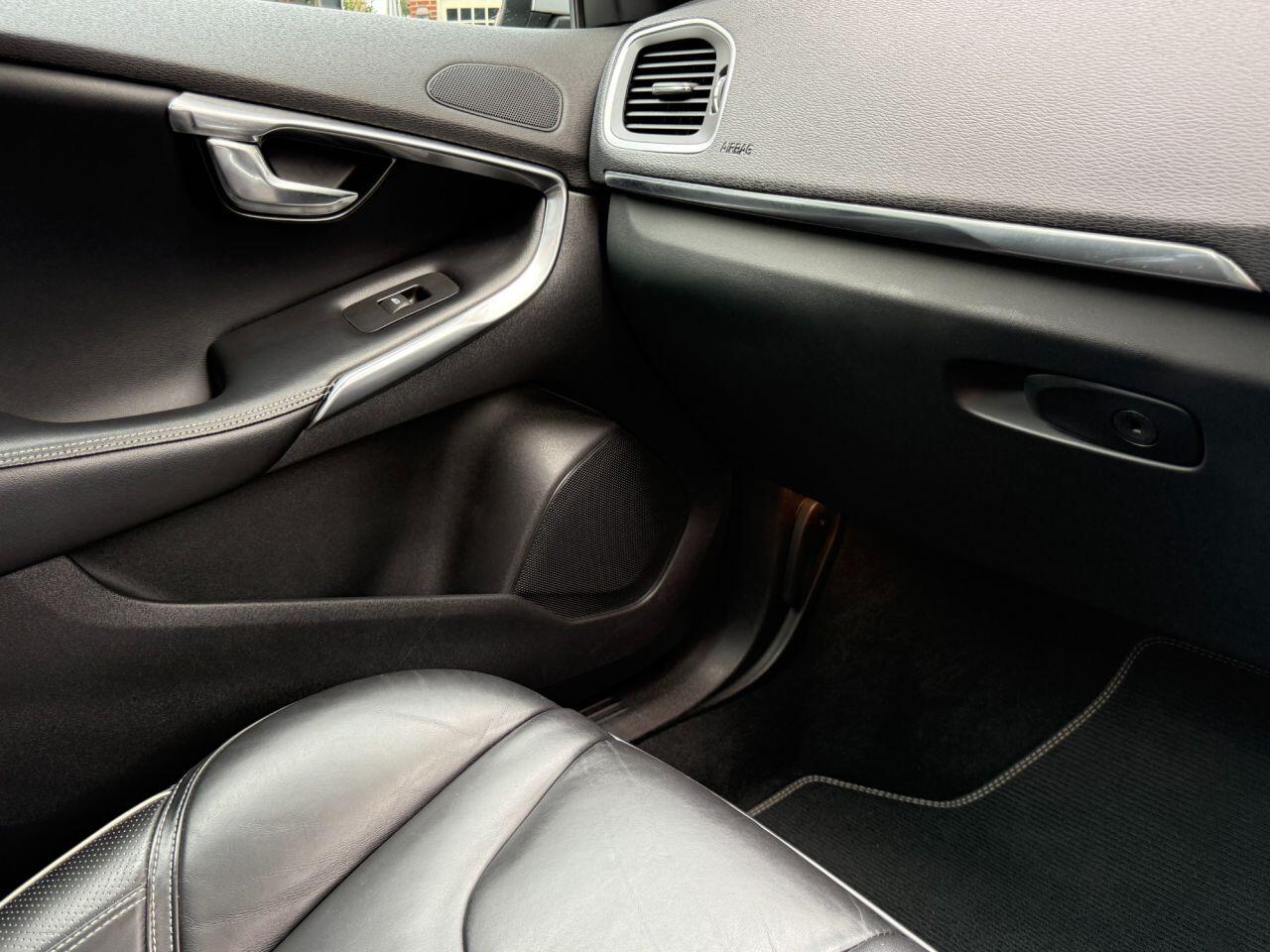 Volvo V40 view 31