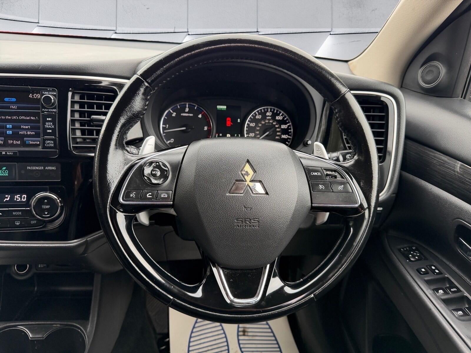 Mitsubishi Outlander view 14