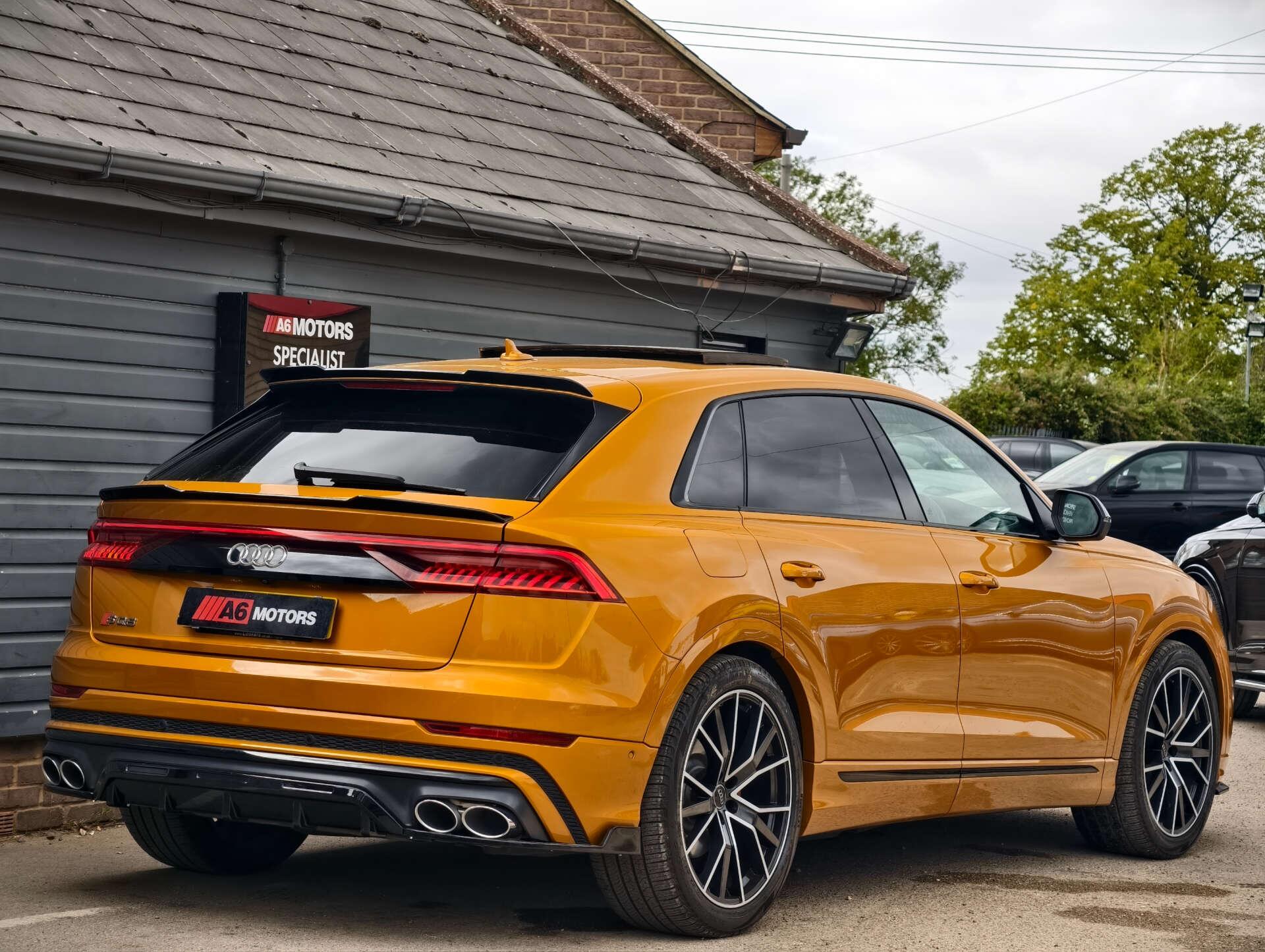 Audi Q8 view 19
