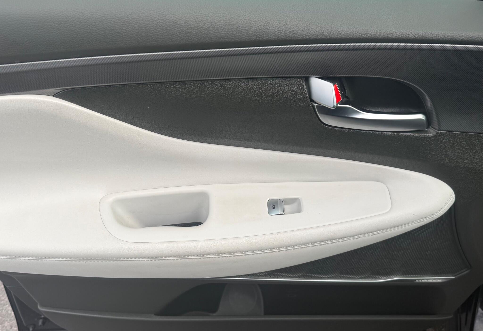 Hyundai Santa Fe view 12
