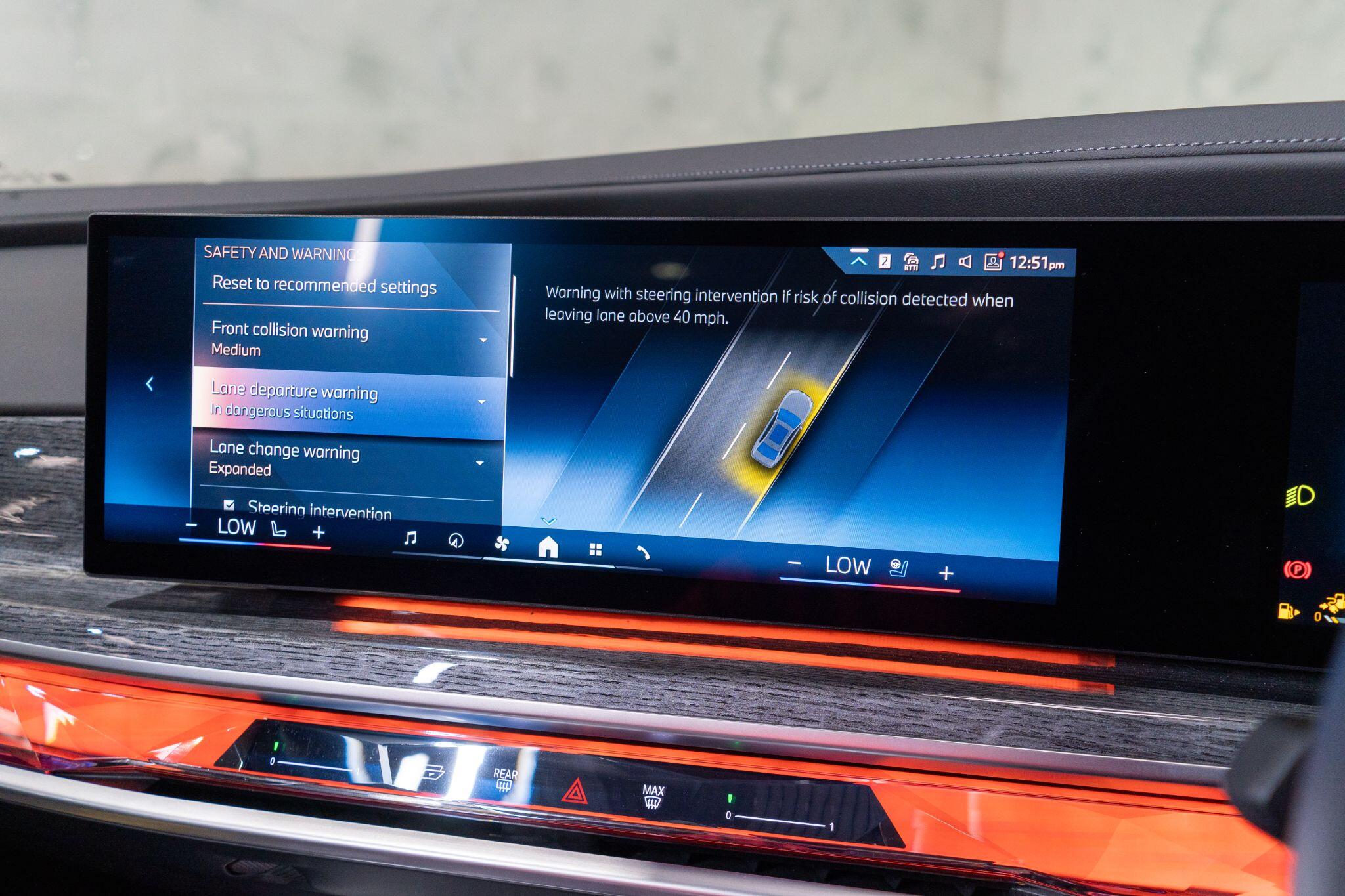 BMW 7 Series view 22