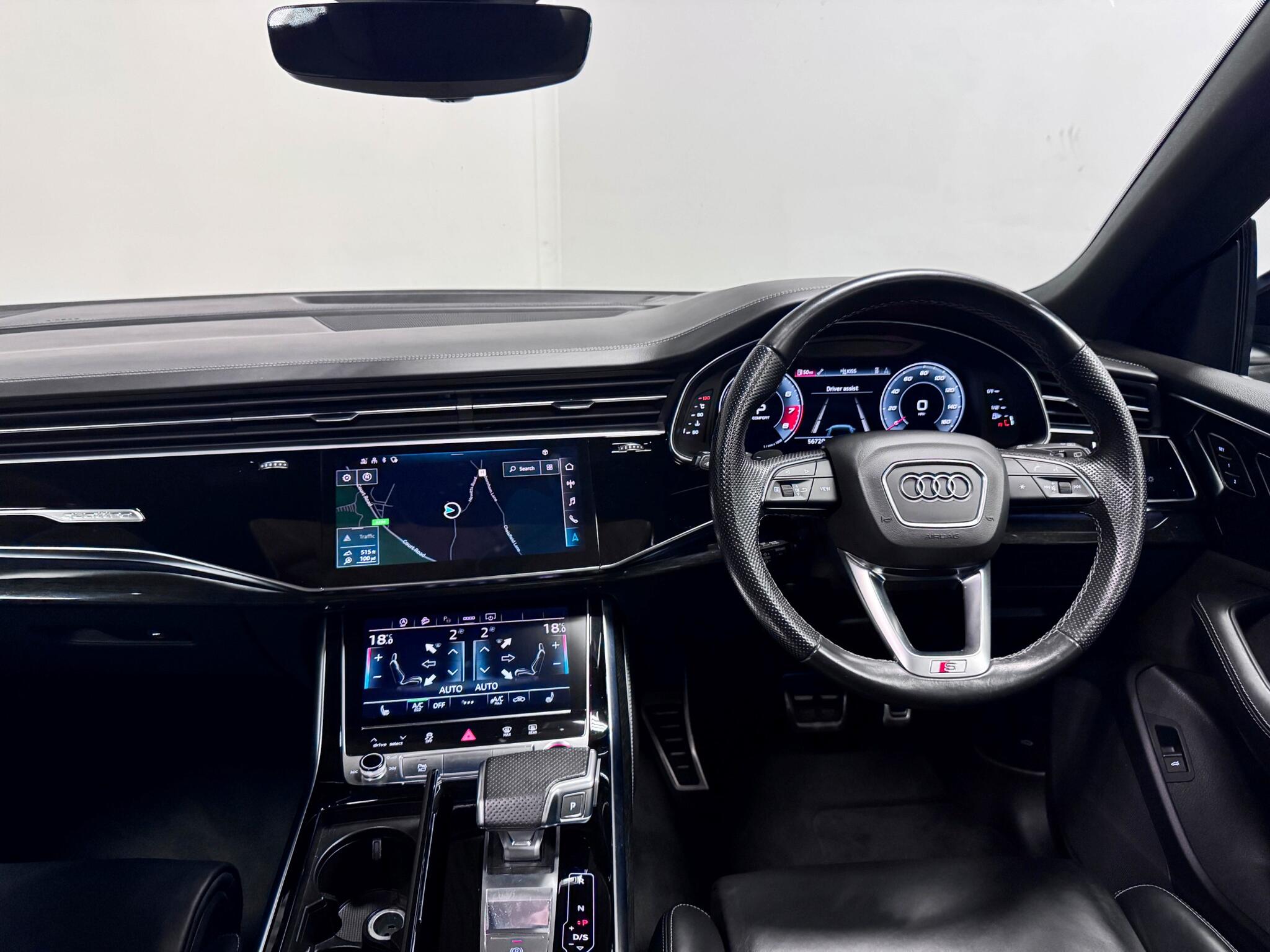 Audi SQ8 view 33