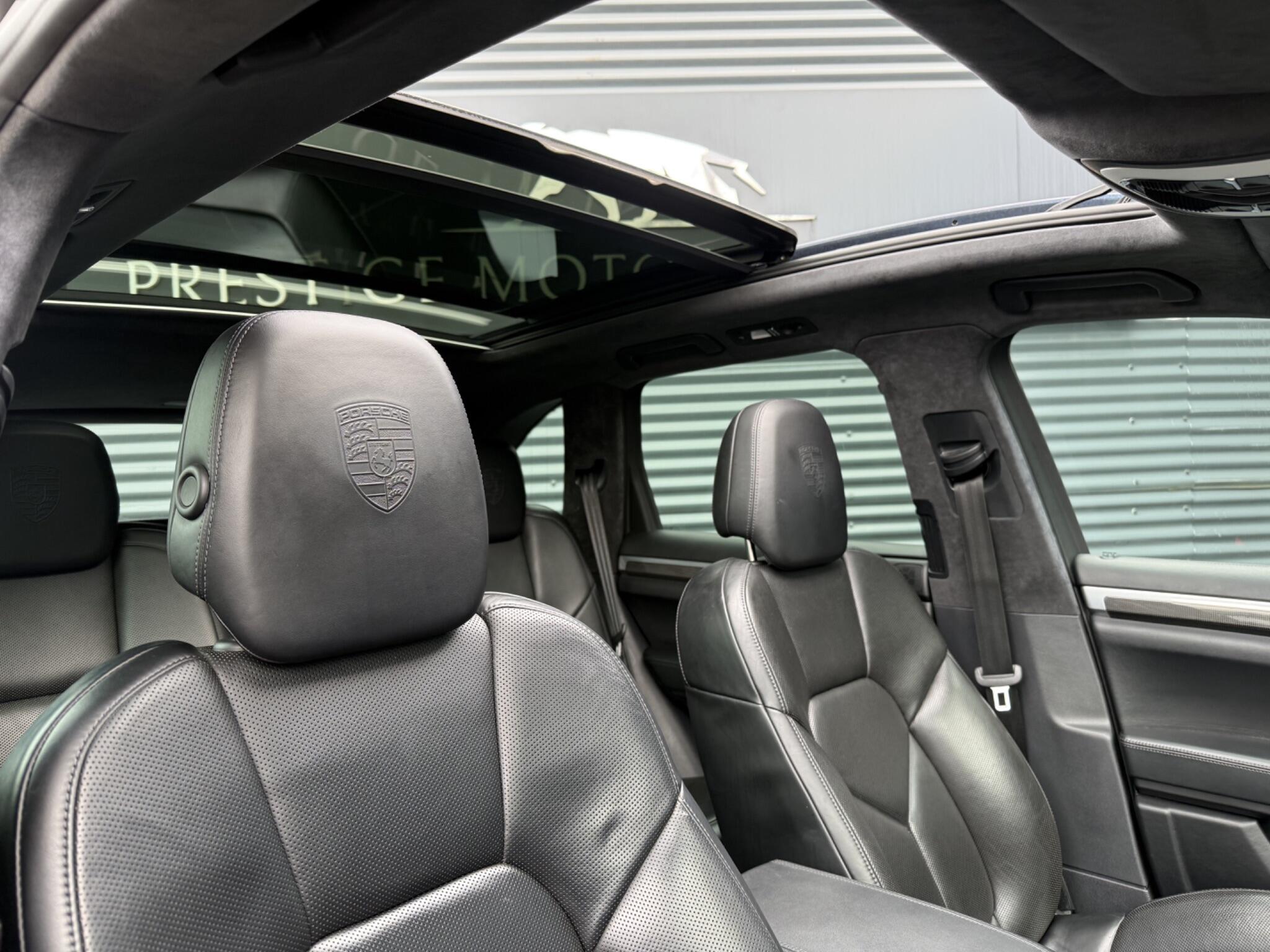 Porsche Cayenne view 21