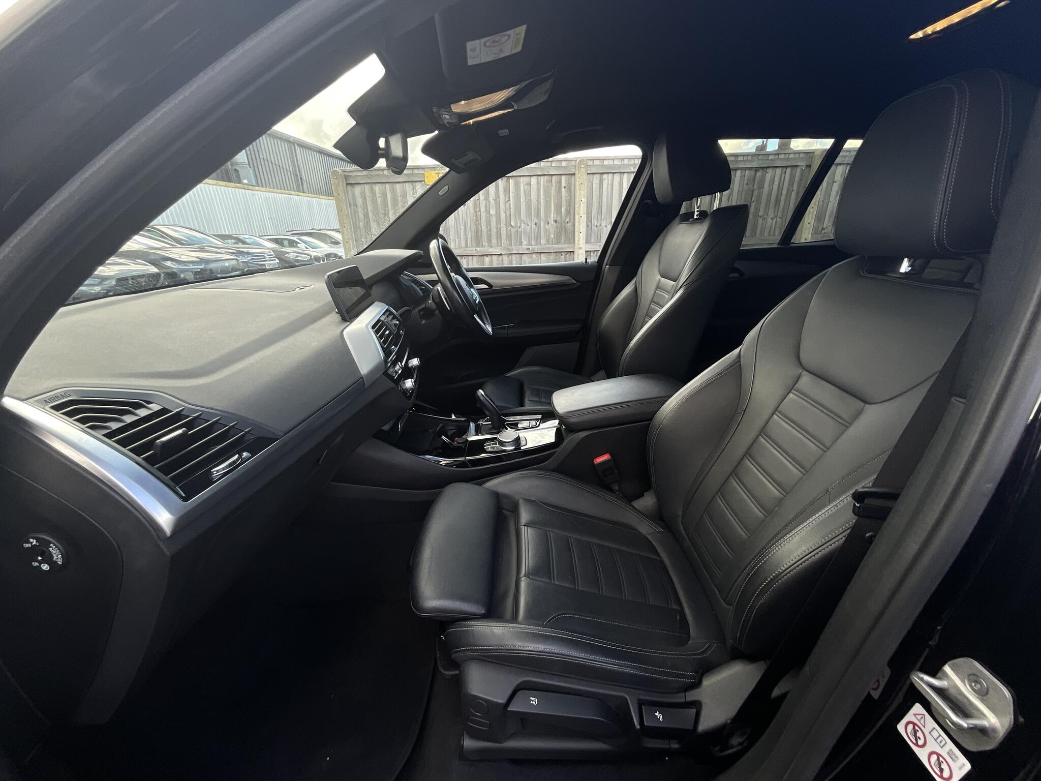 BMW X3 view 18