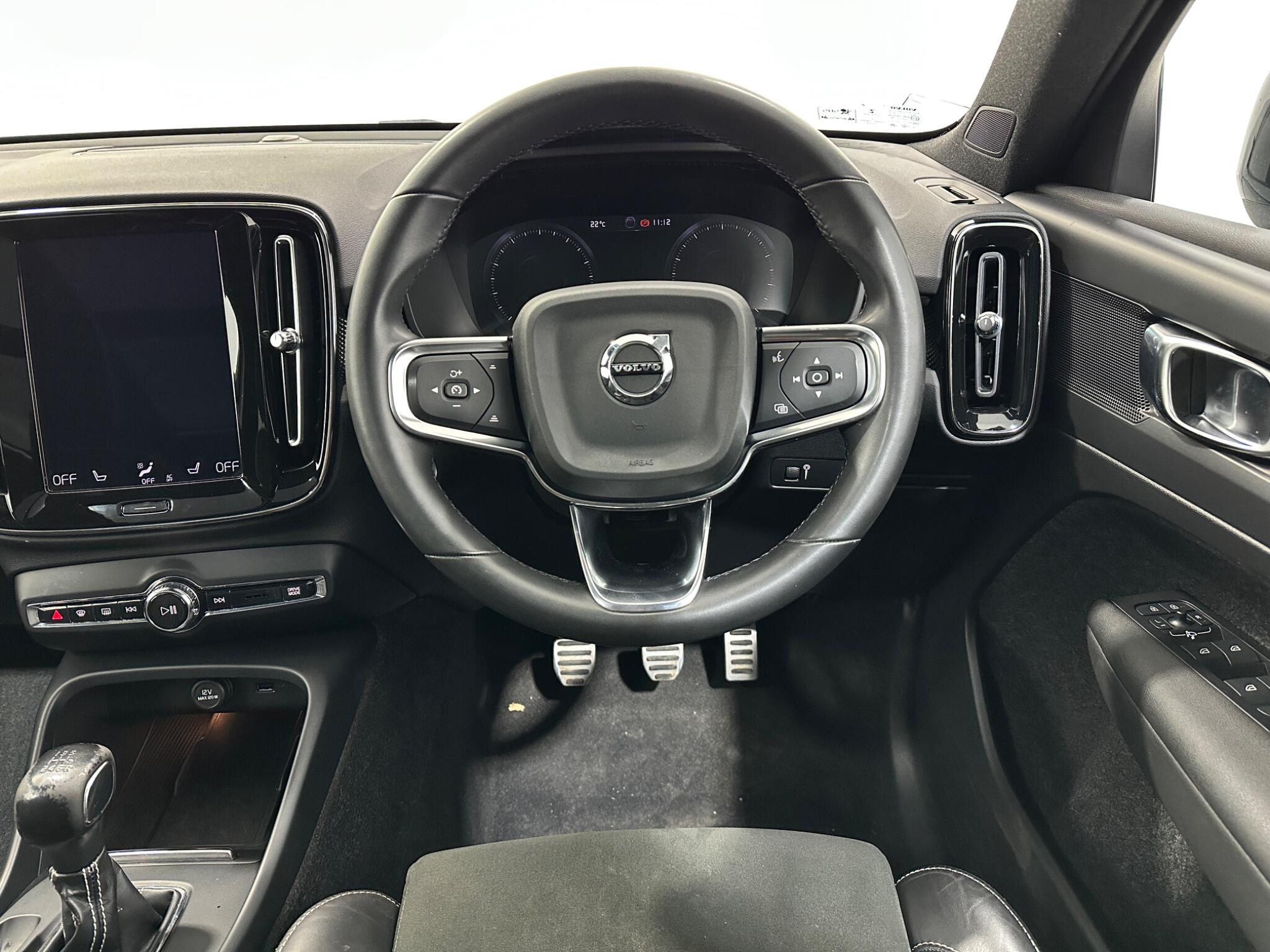 Volvo XC40 view 13