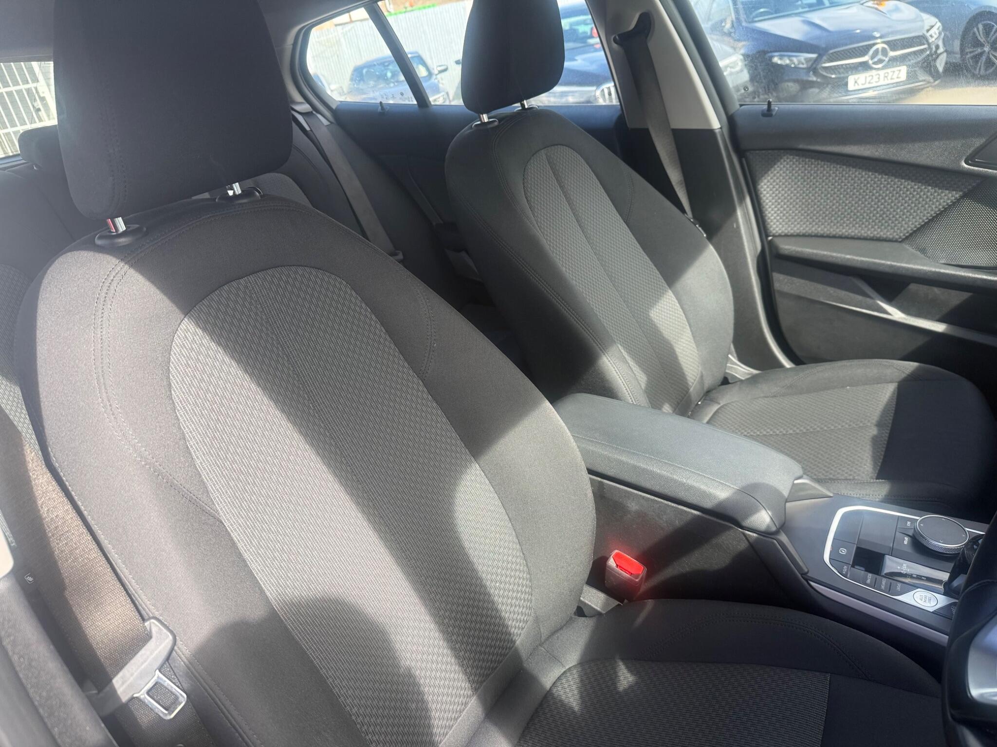 BMW 1 Series view 24