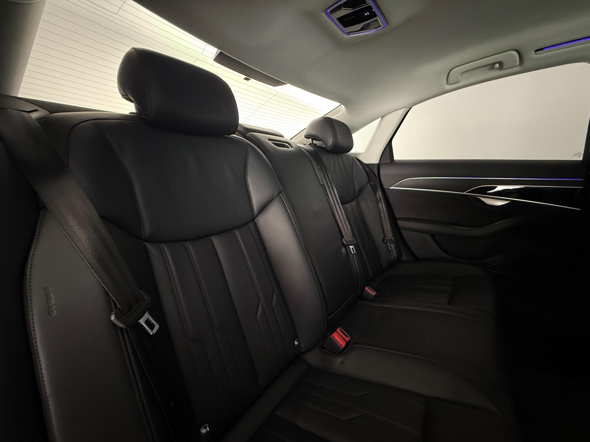 Audi A8 view 34