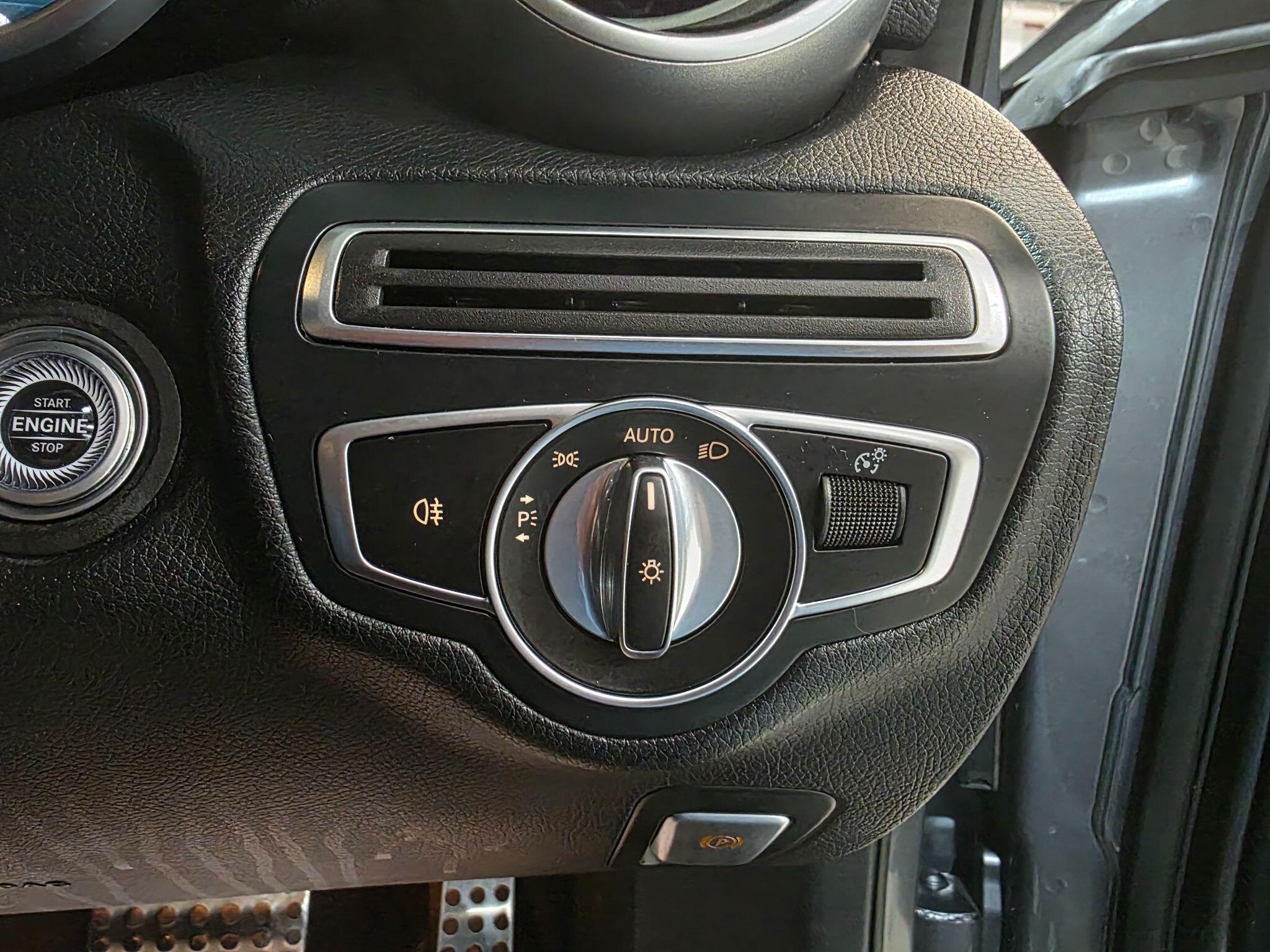 Mercedes-Benz C Class view 18