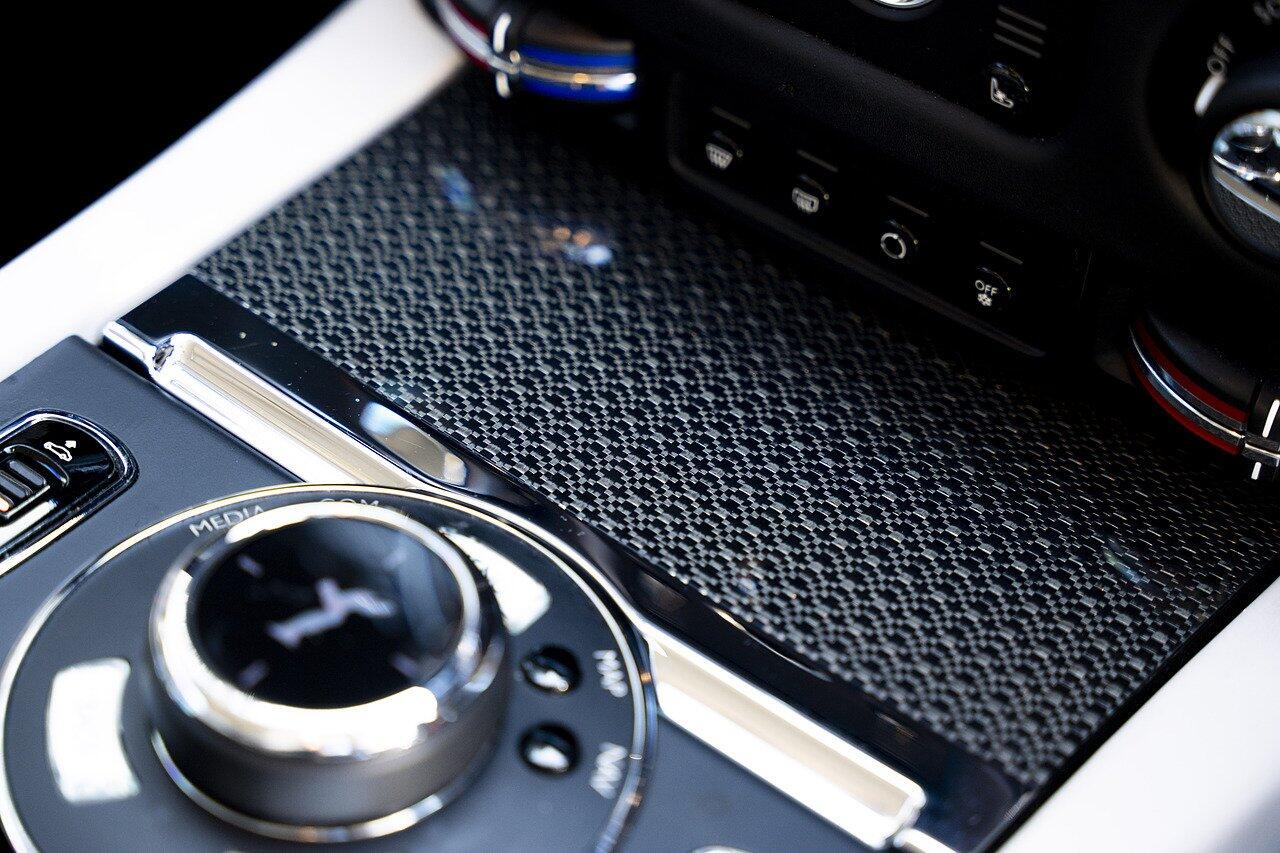 Rolls-Royce Wraith view 16