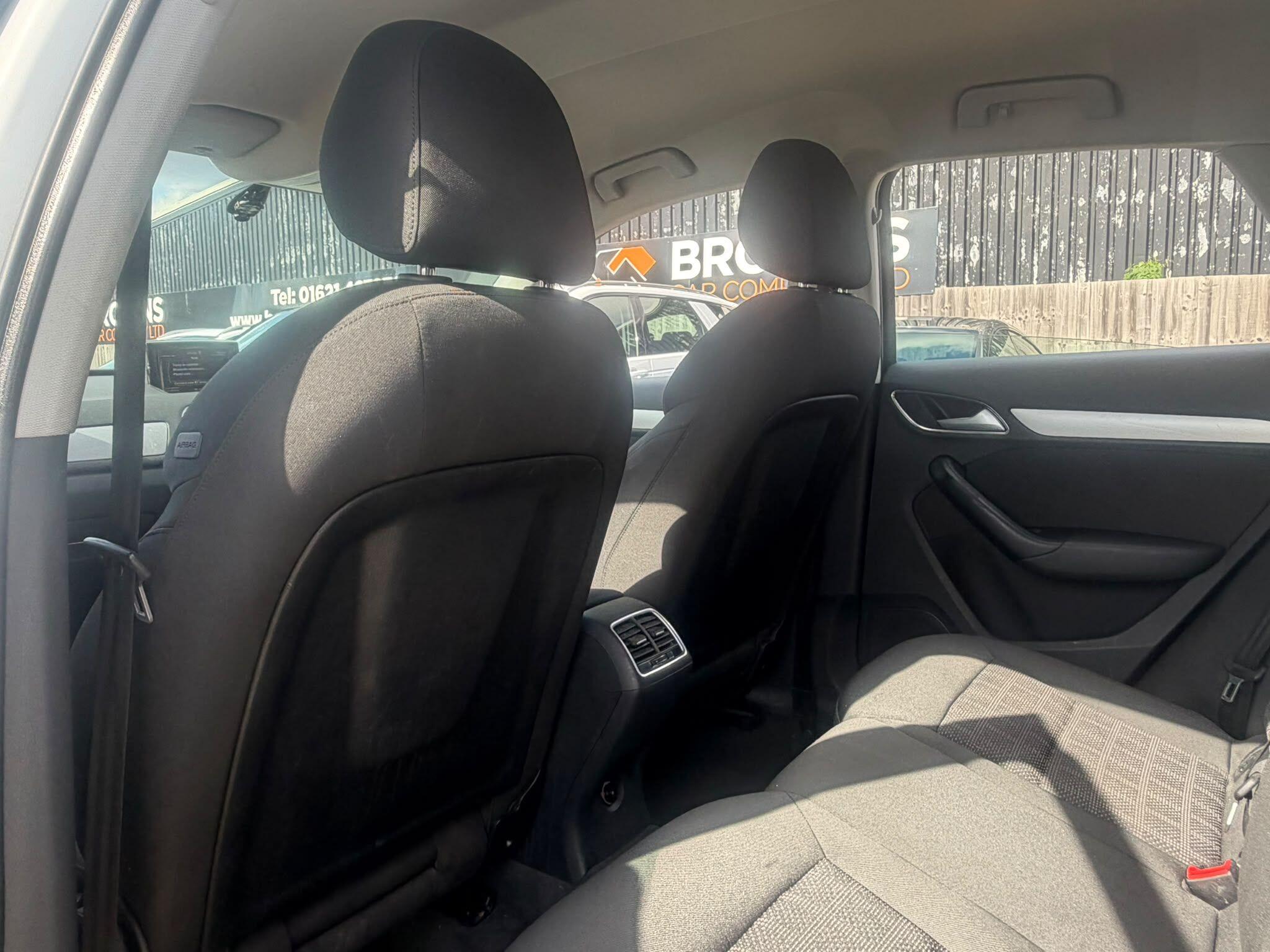 Audi Q3 view 17