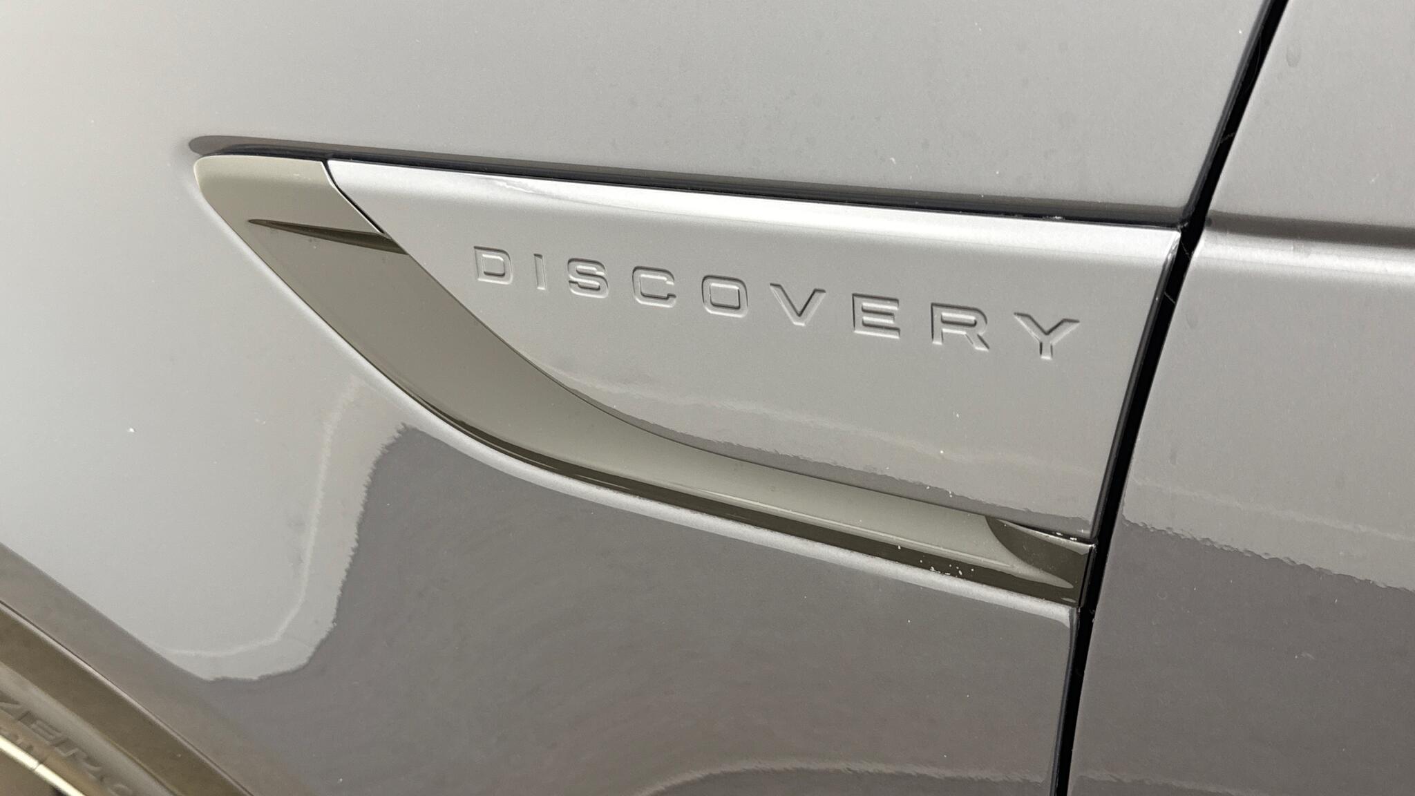 Land Rover Discovery view 20