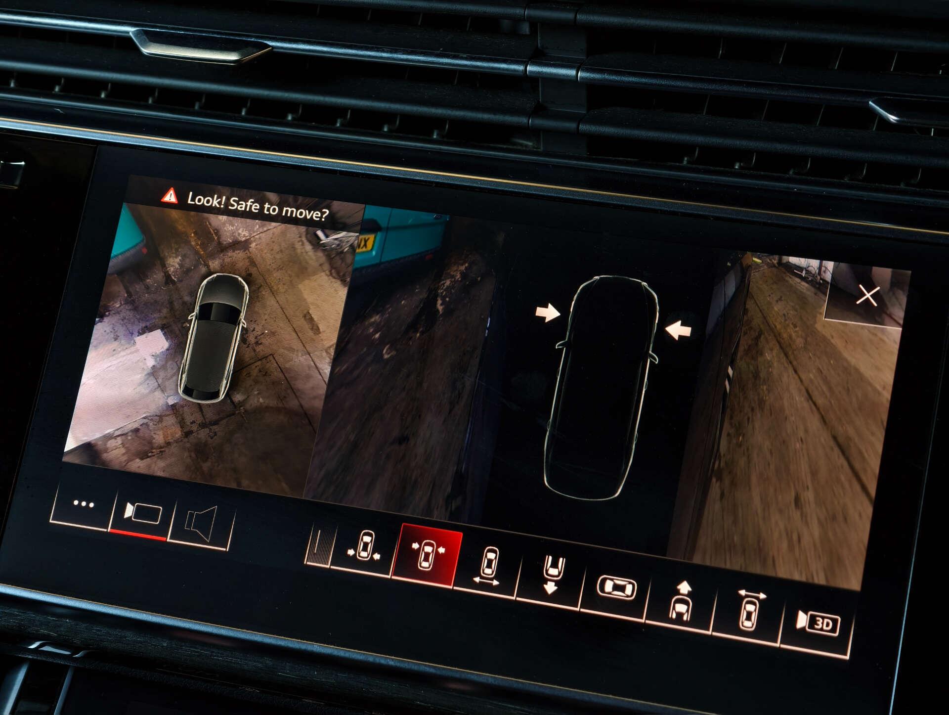 Audi Q8 view 32