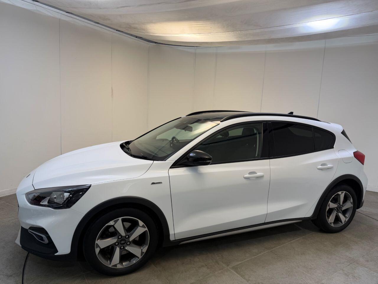 Ford Focus view 11